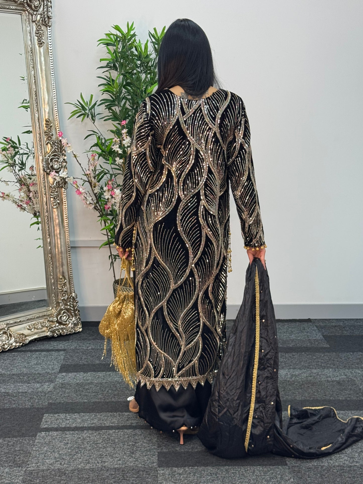 Pia - Cutdana Velvet - Black