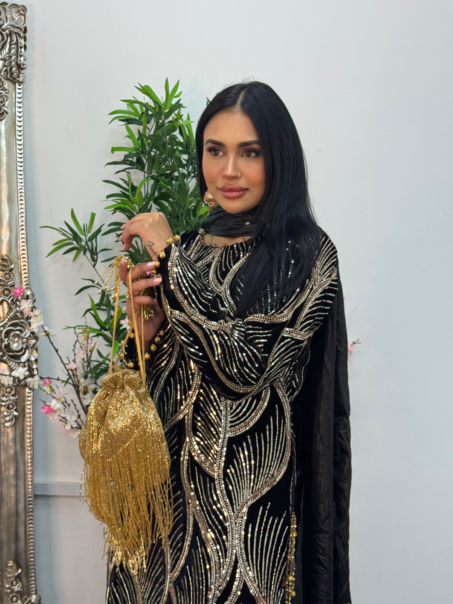 Pia - Cutdana Velvet - Black