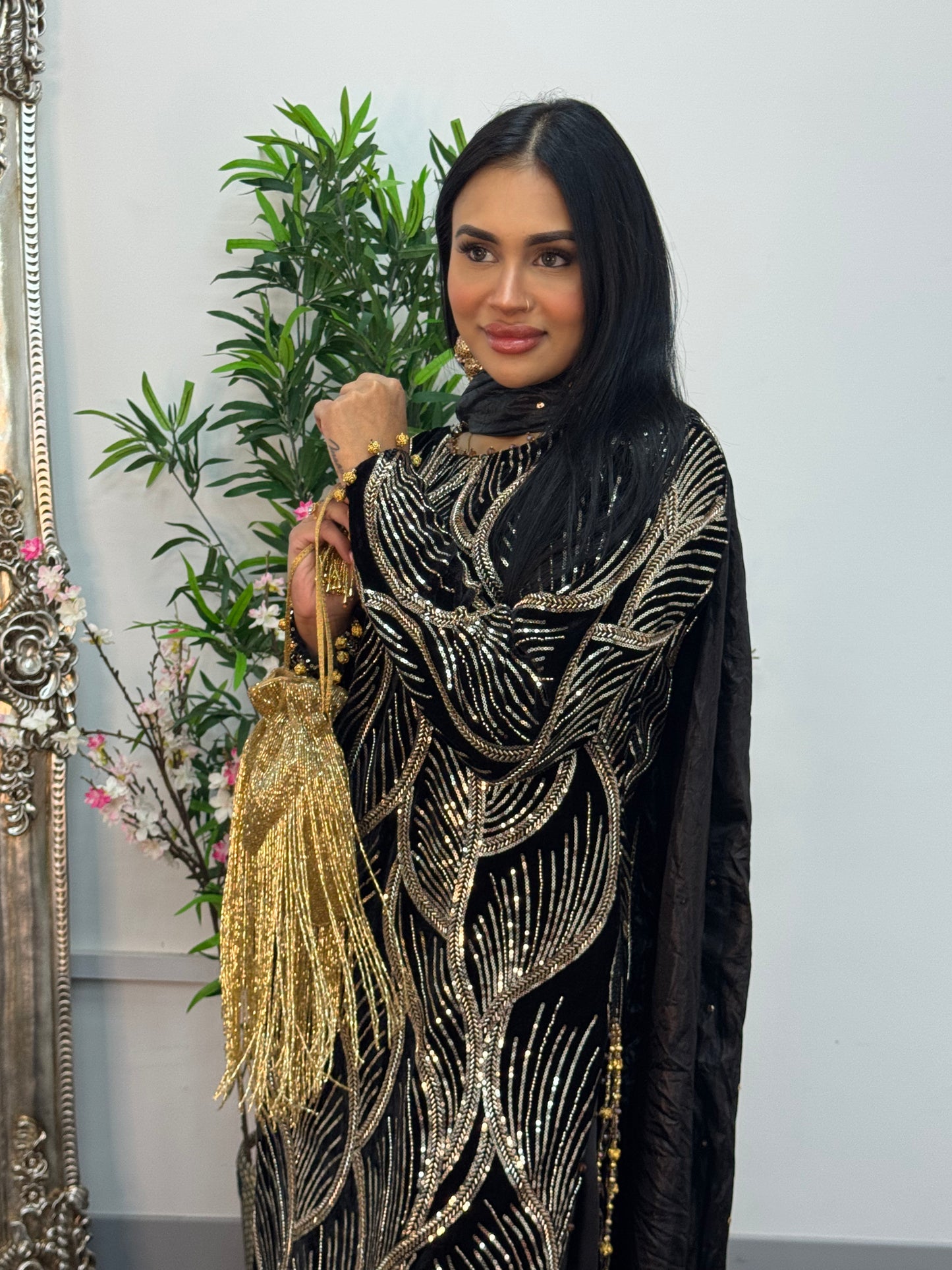 Pia - Cutdana Velvet - Black