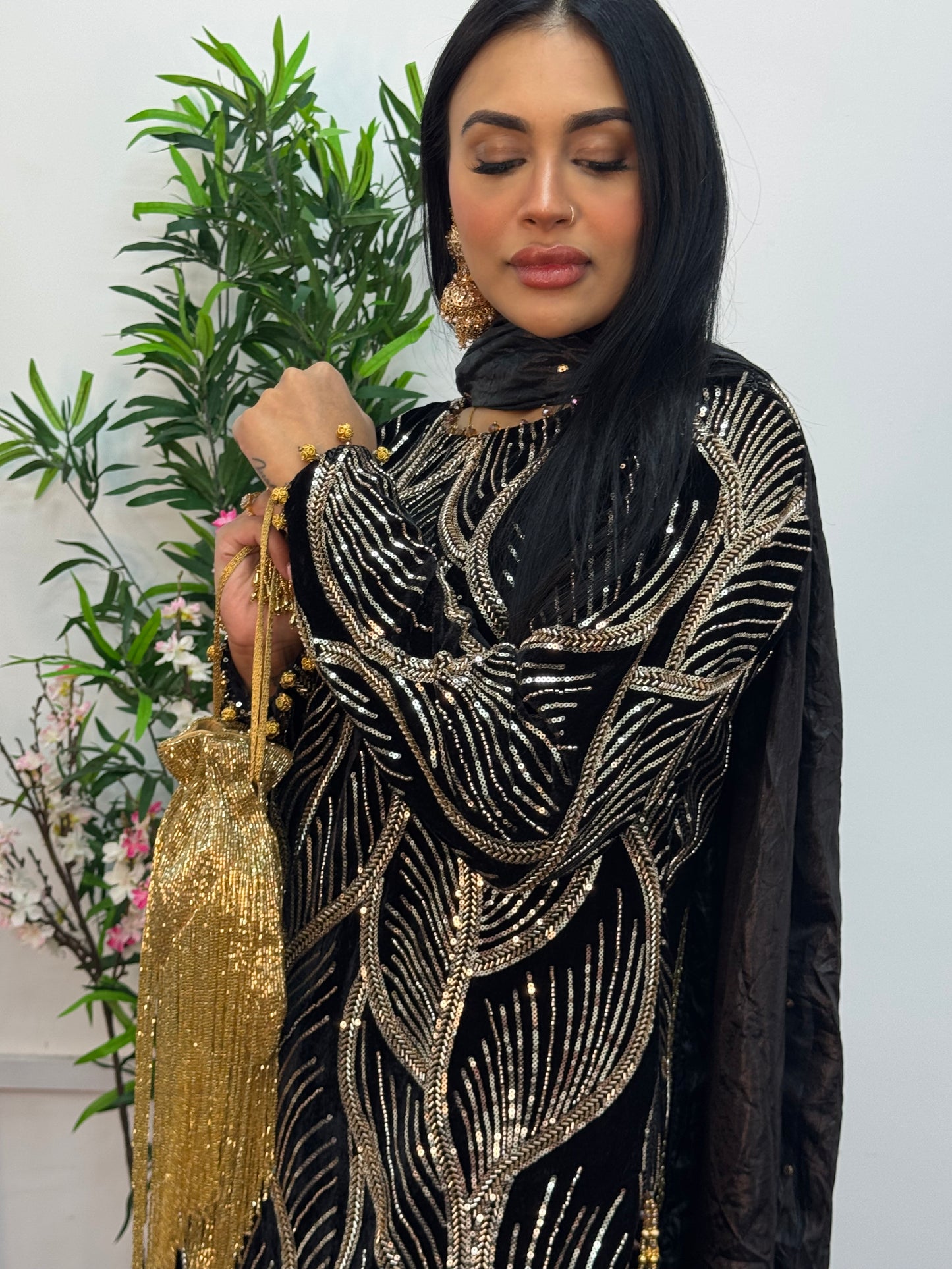 Pia - Cutdana Velvet - Black