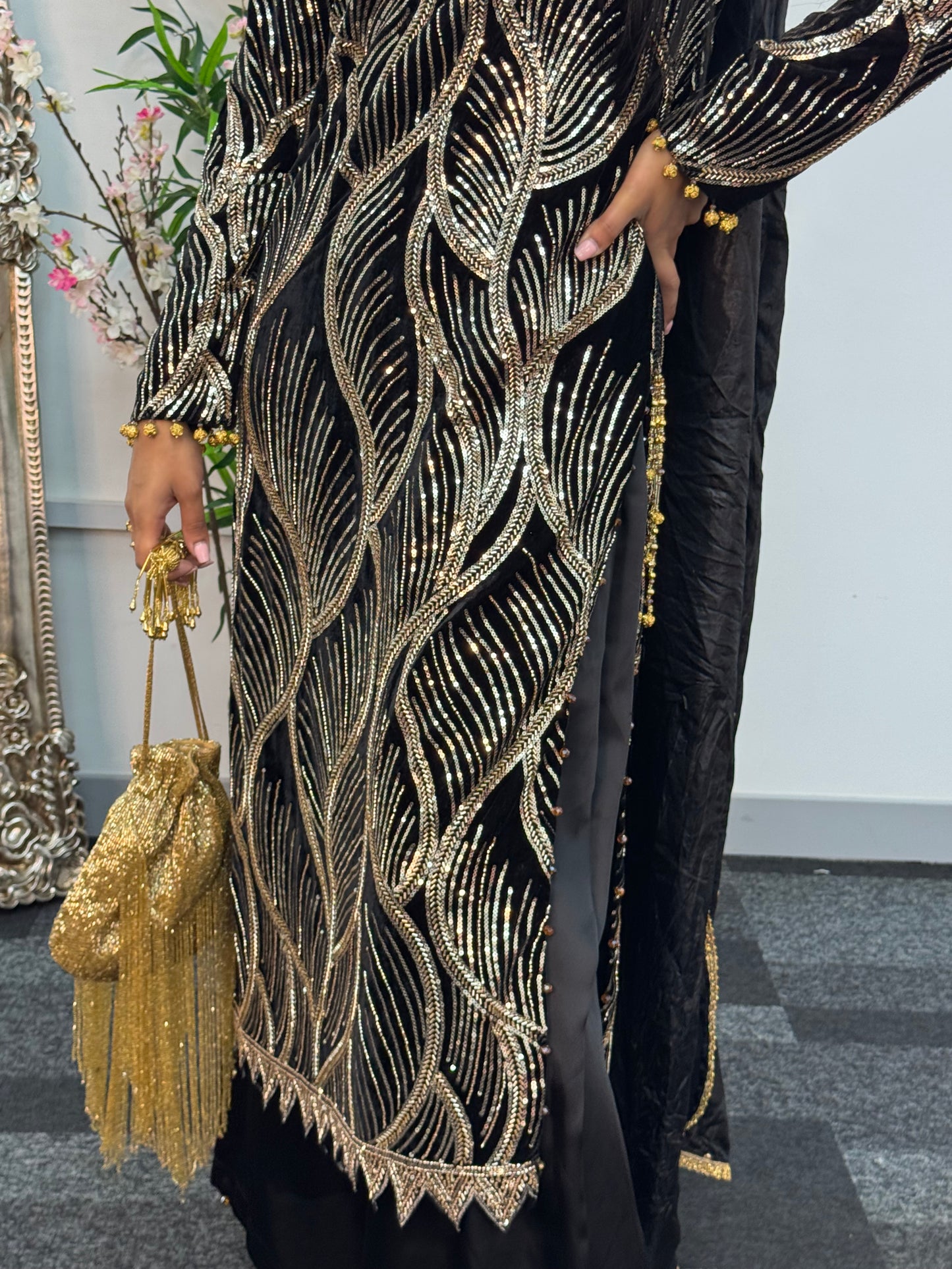 Pia - Cutdana Velvet - Black