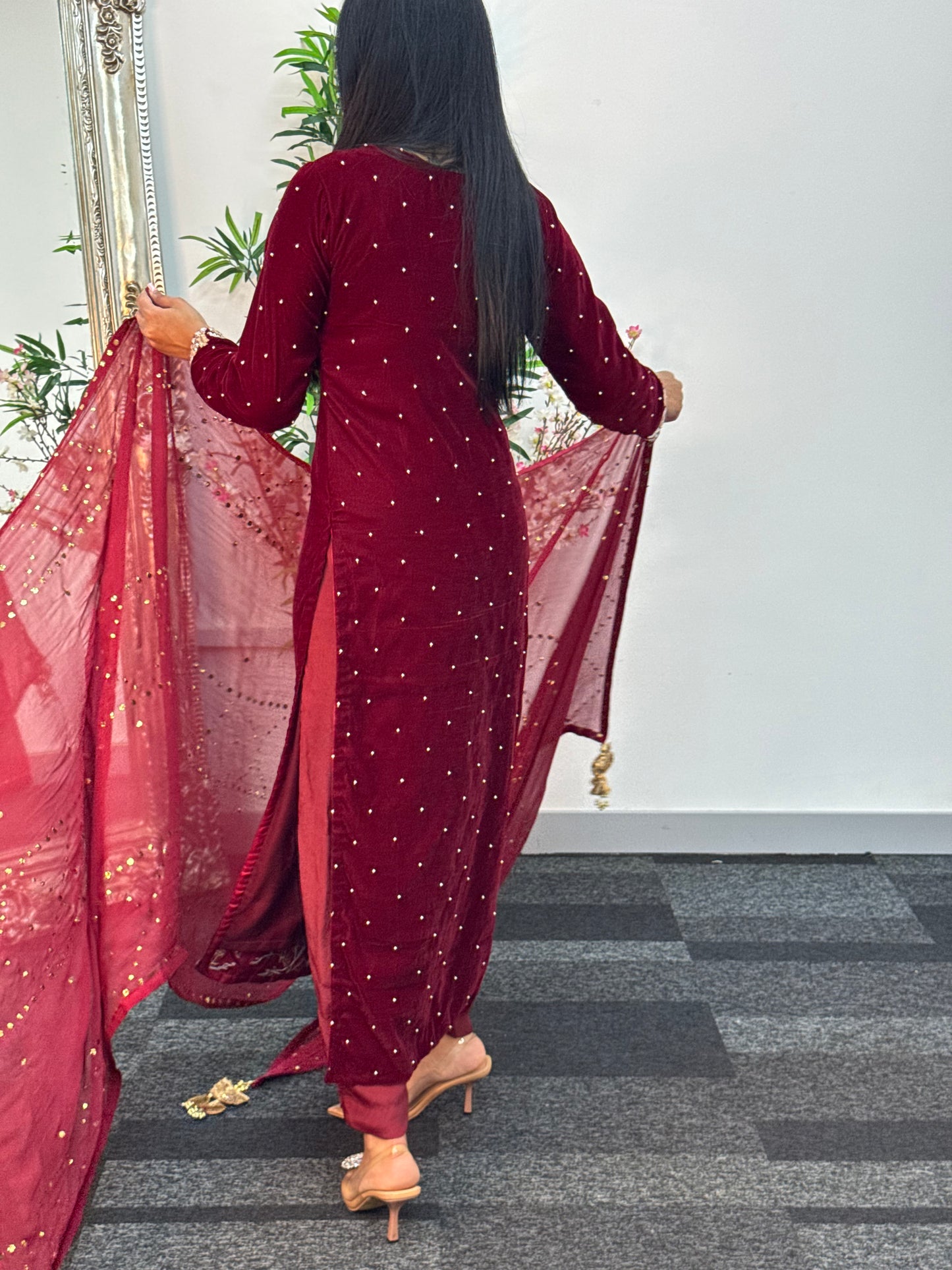 (Pre Order 3/4 Weeks) “Ayeza”Velvet - Maroon