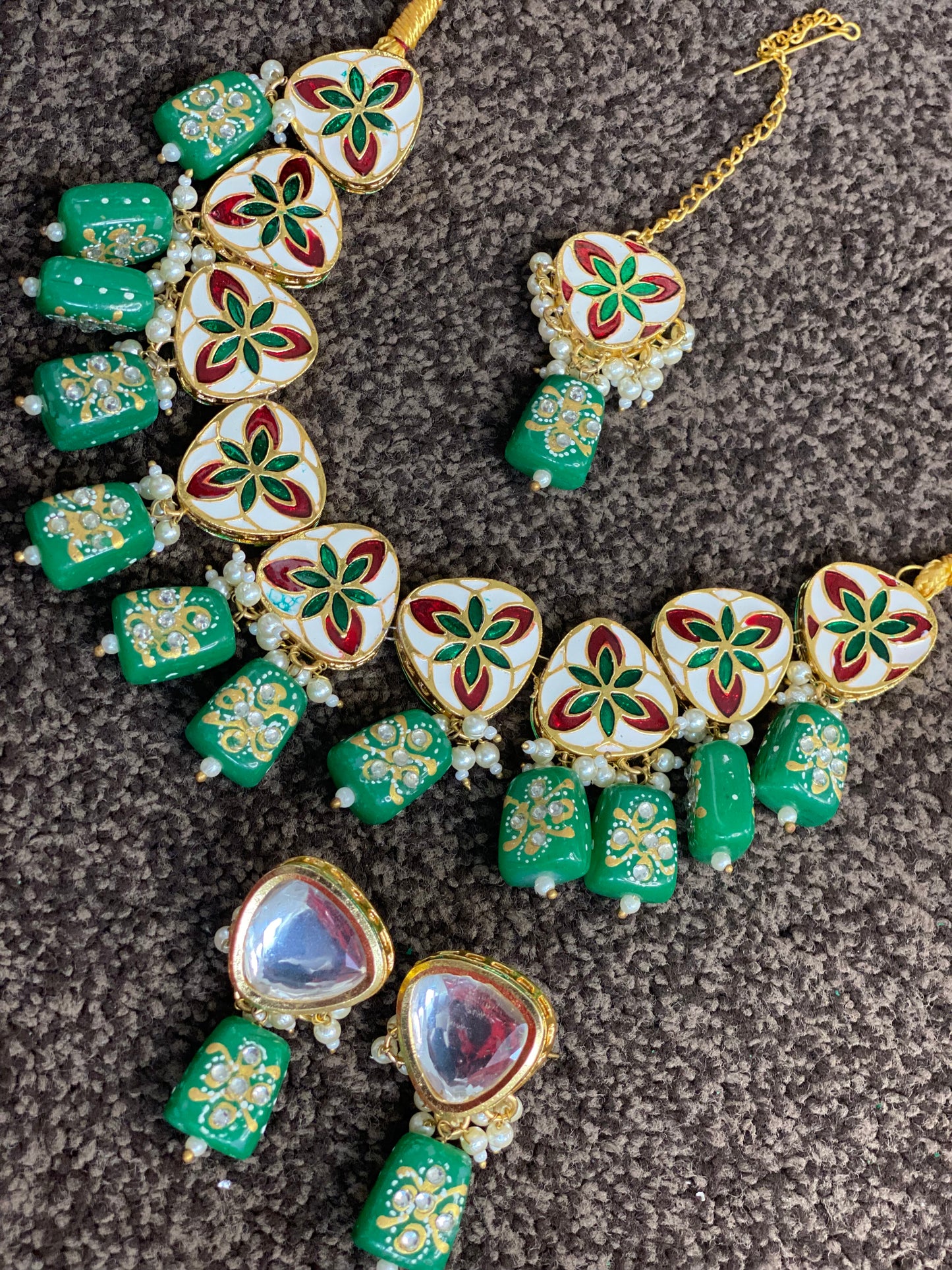 Green pebbles - reversible jewellery Set