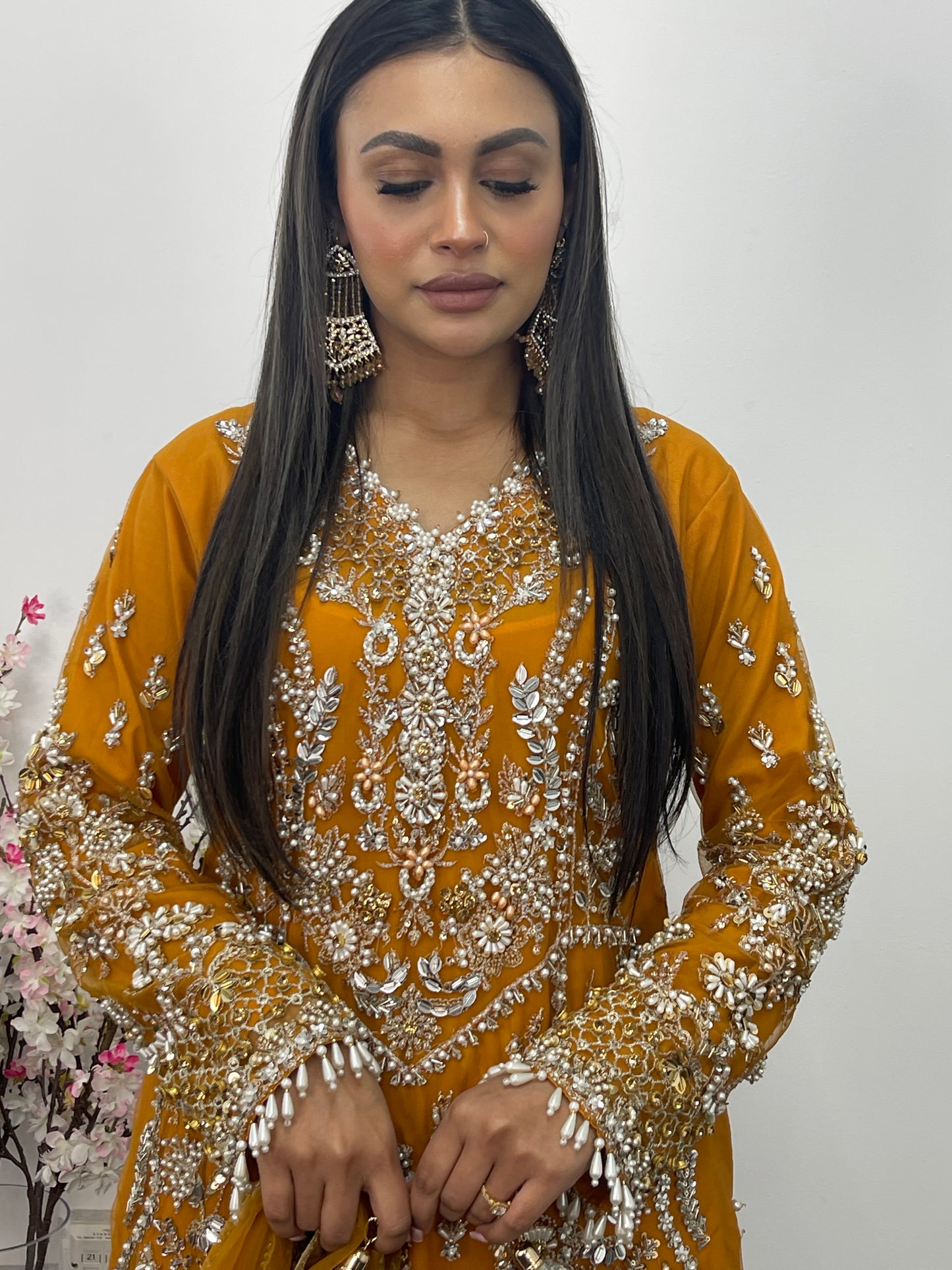 Pakistani Traditional dresses |Mah Para - I