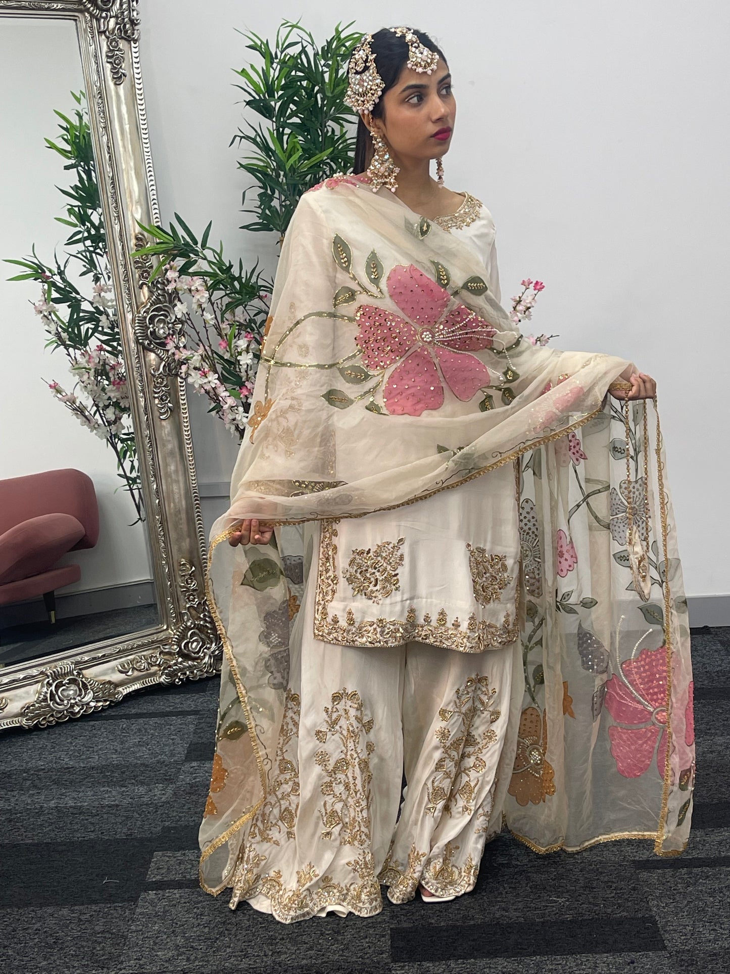 (Preorder 4 weeks) - ISHQ - Off white - Cream