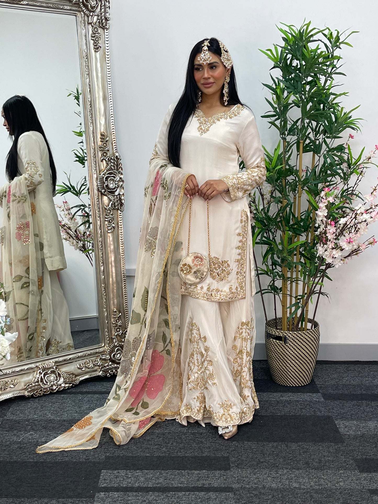 (Preorder 4 weeks) - ISHQ - Off white - Cream