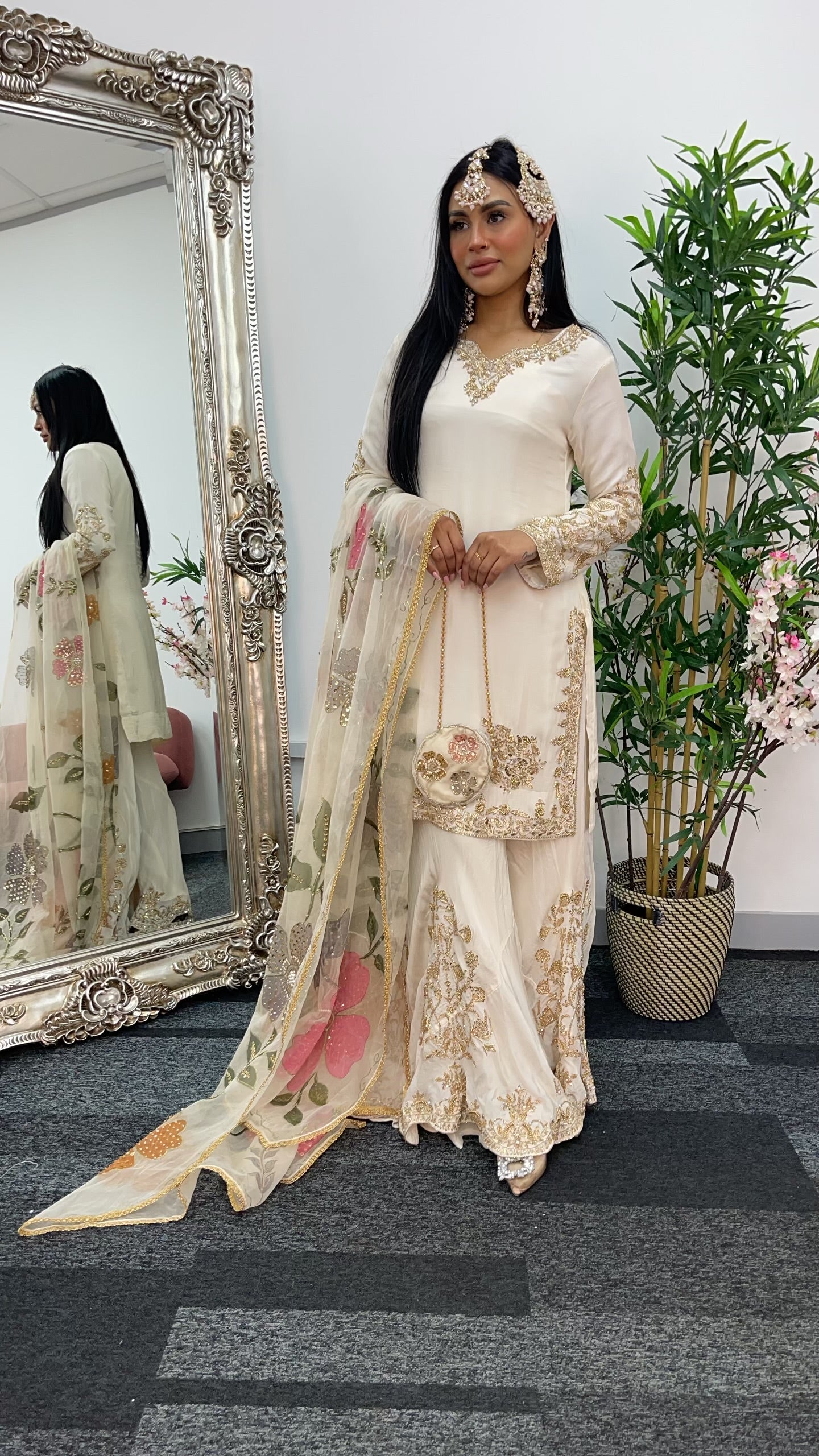 (Preorder 4 weeks) - ISHQ - Off white - Cream