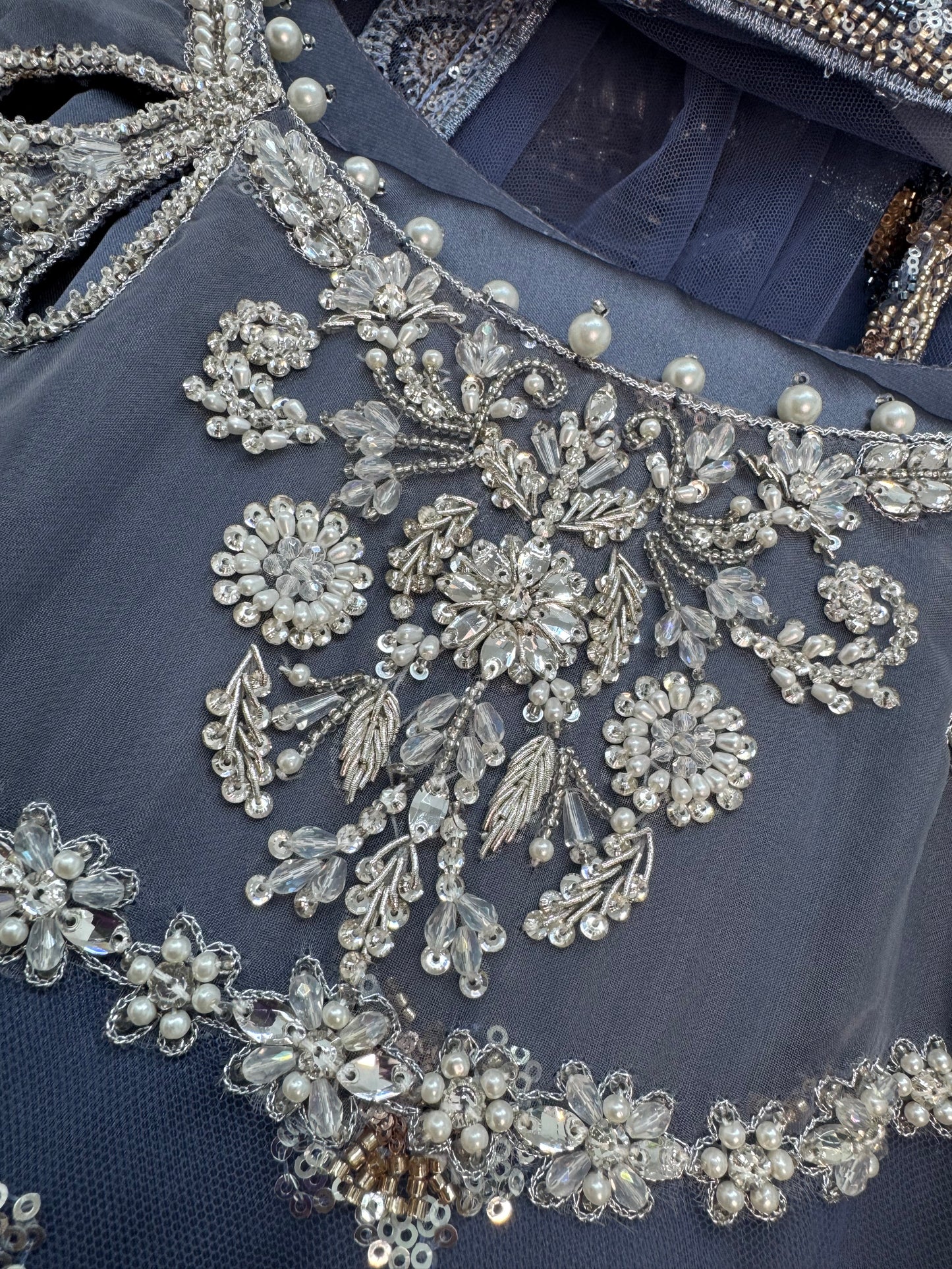 Mastani - Cut Dana Net - Gray
