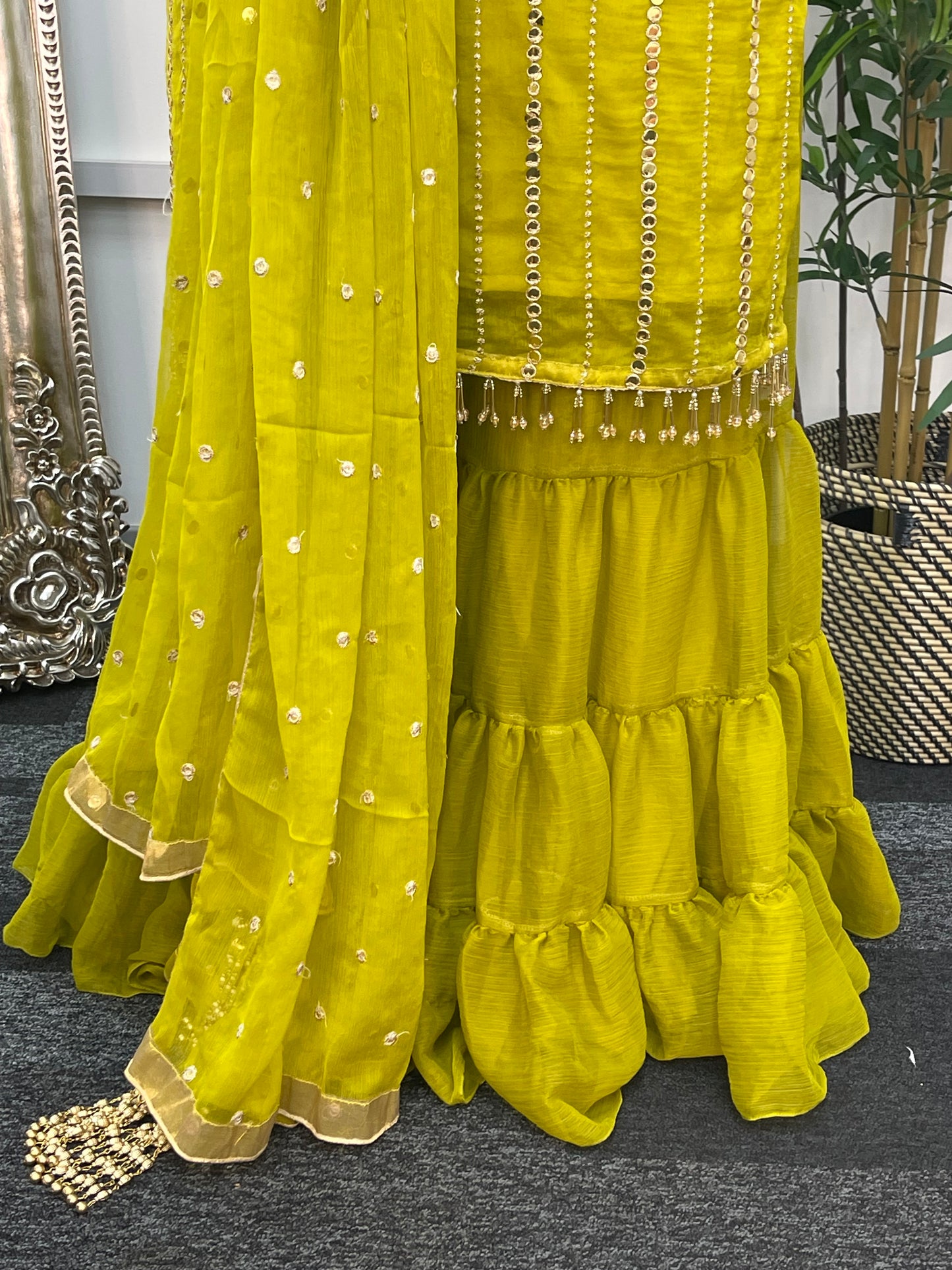 Farshi Garara Dhani - Farshee - J