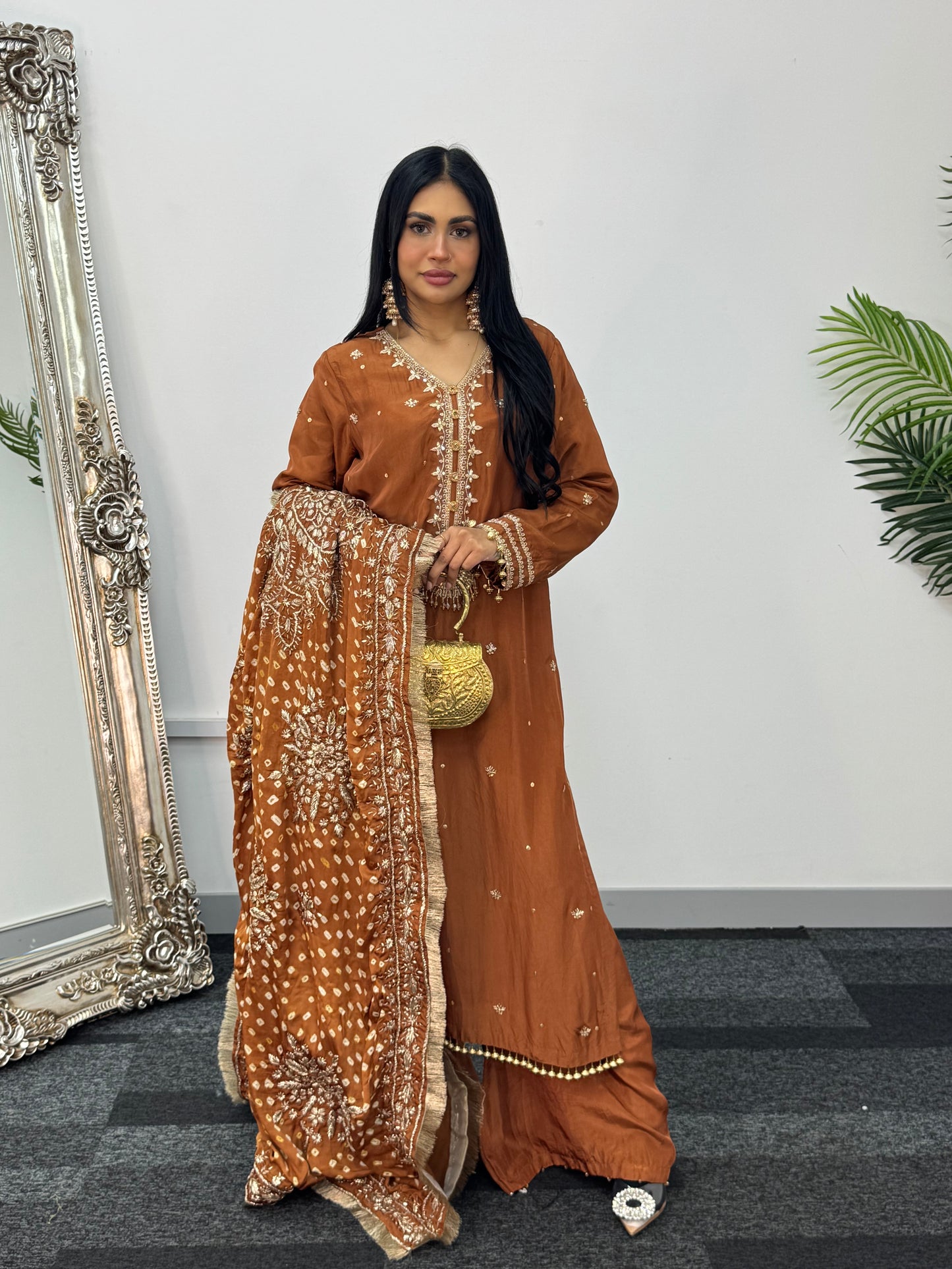 Gota Patti - Brown