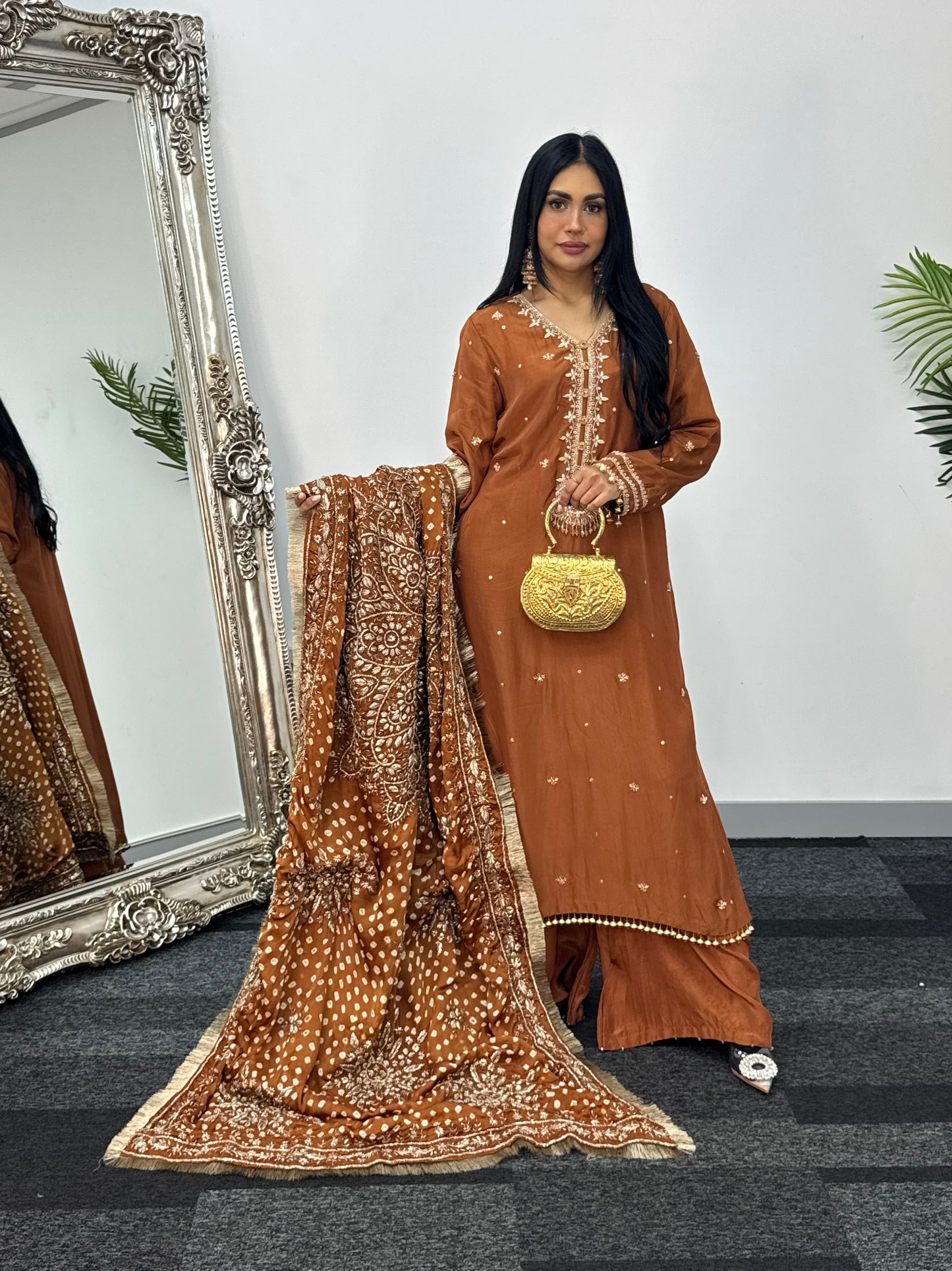 Gota Patti - Brown