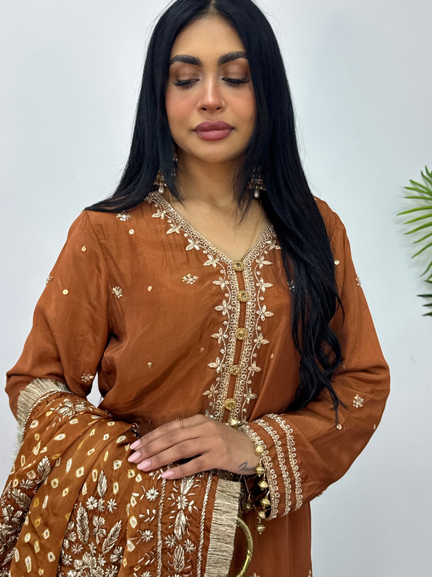 Gota Patti - Brown