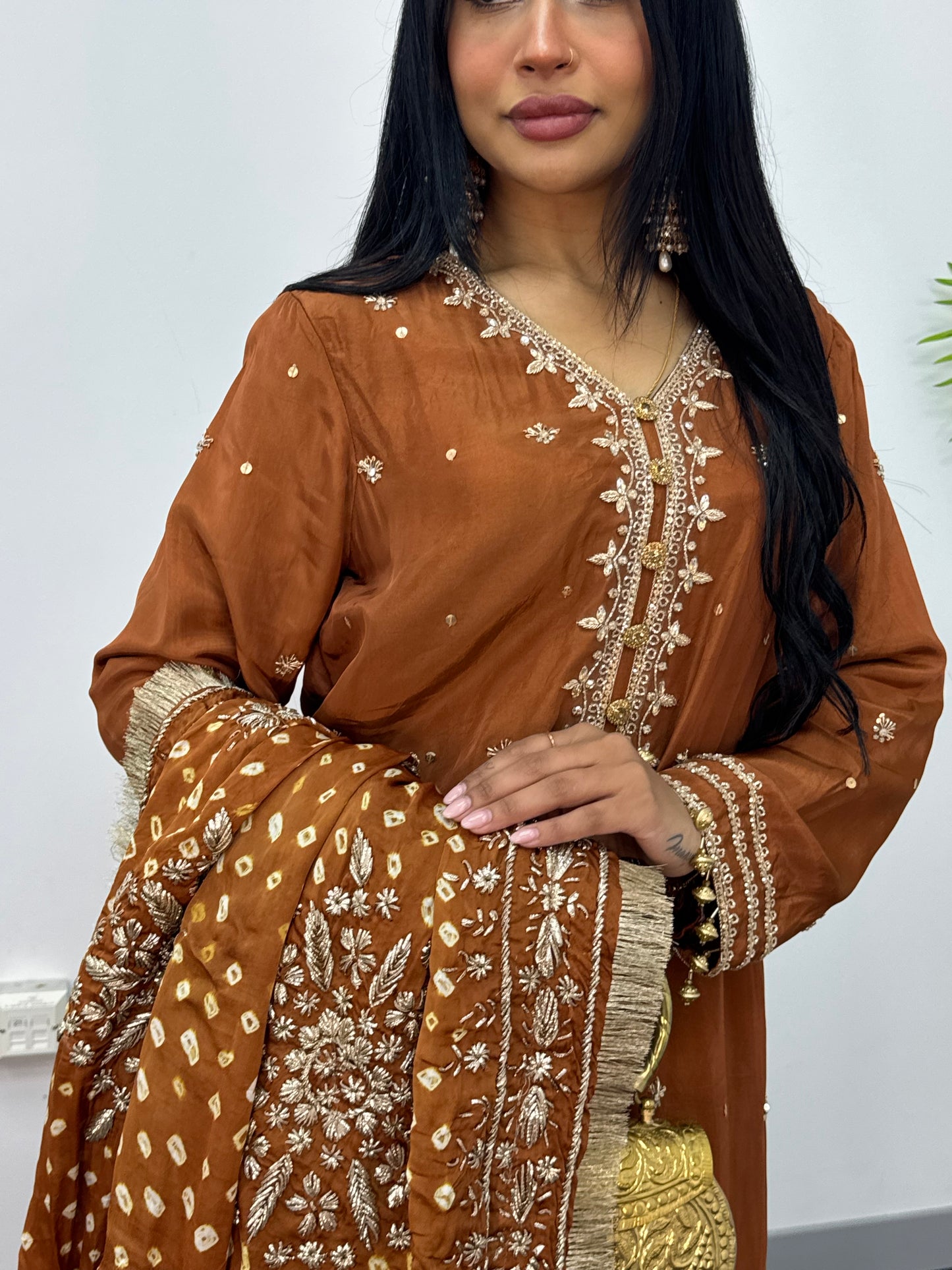 Gota Patti - Brown