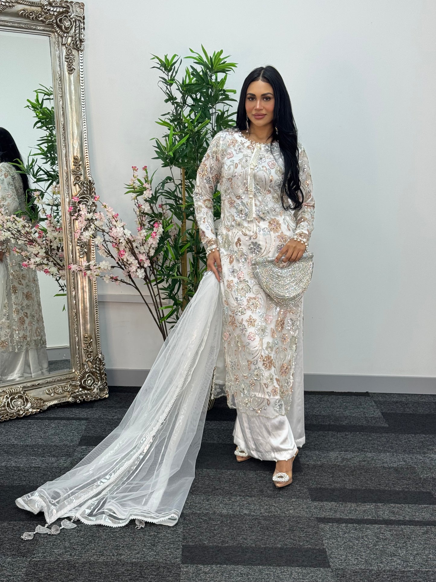 Bindi - Cutdana Net - white
