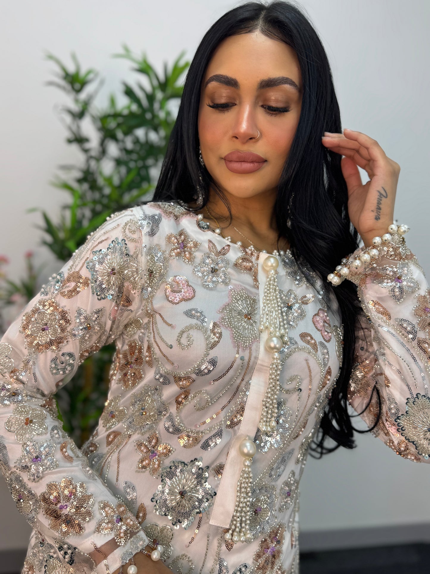 Bindi - Cutdana Net - white
