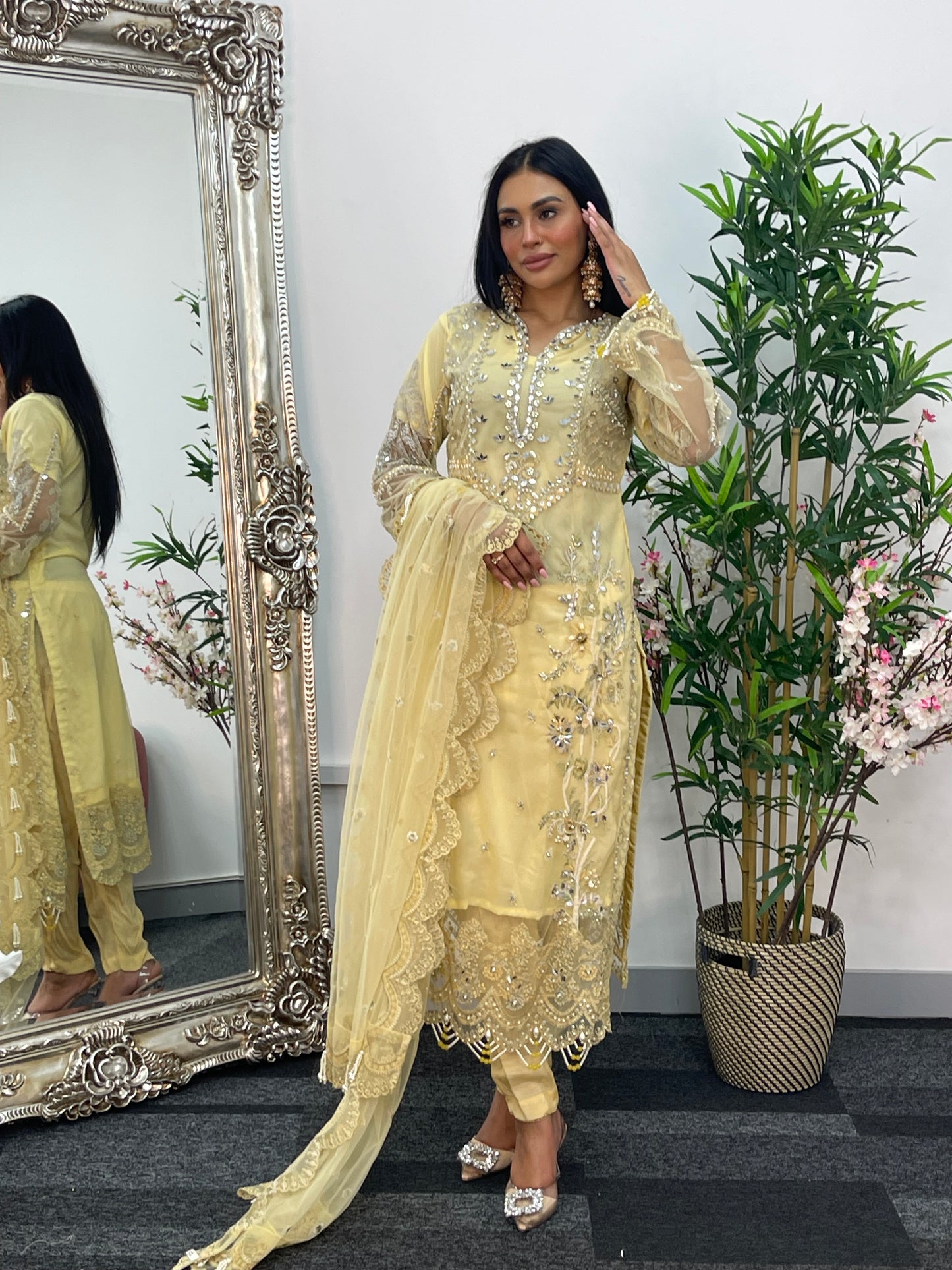 Butter Yellow - Zaha