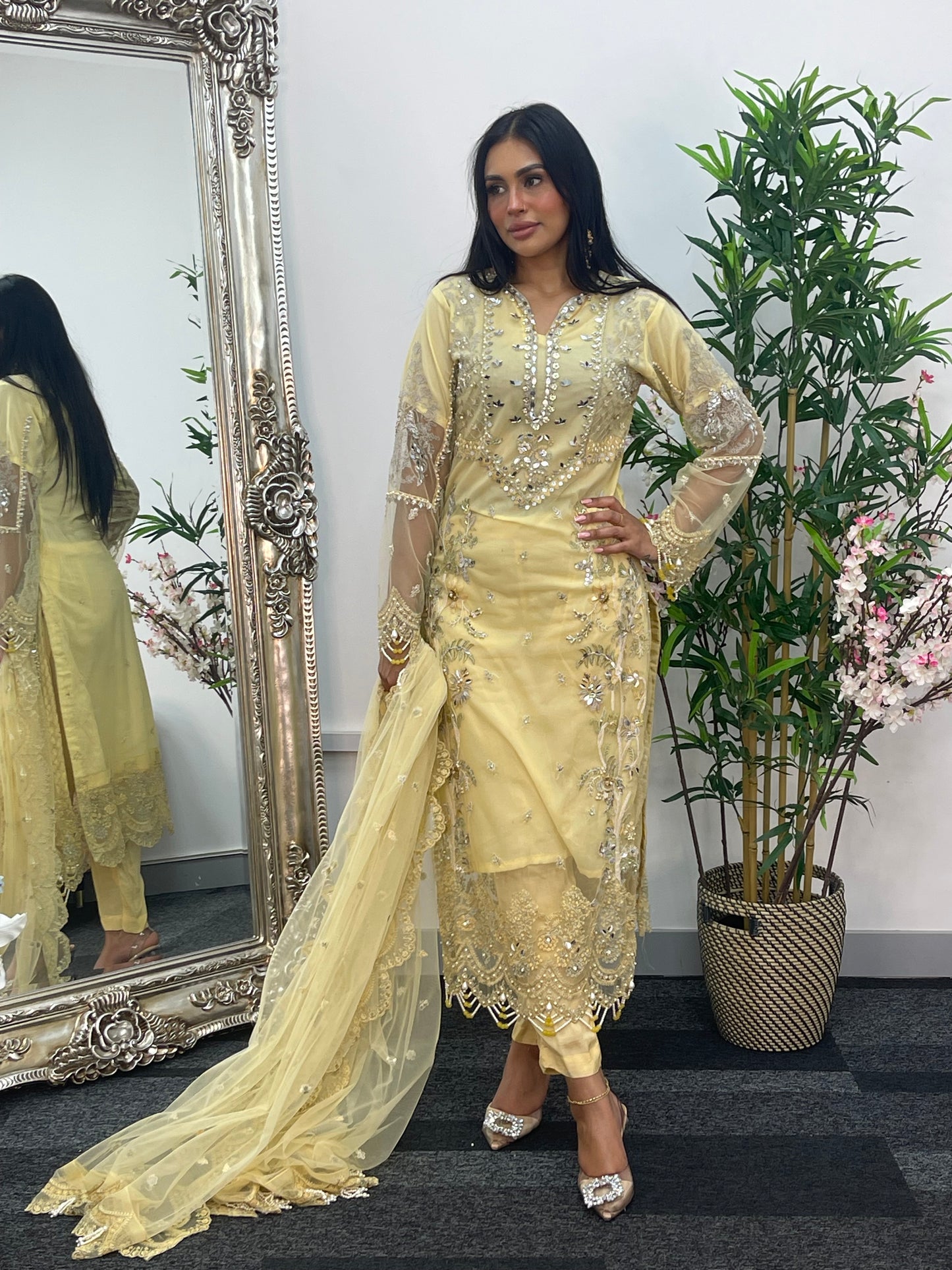 Butter Yellow - Zaha