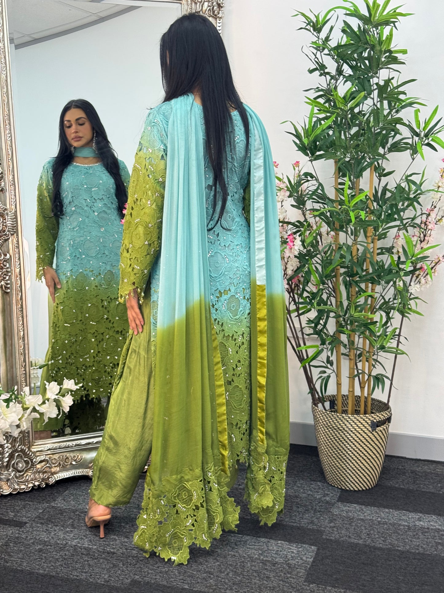 (Preorder Now) Parisa - Ombre Lacy Crochet -