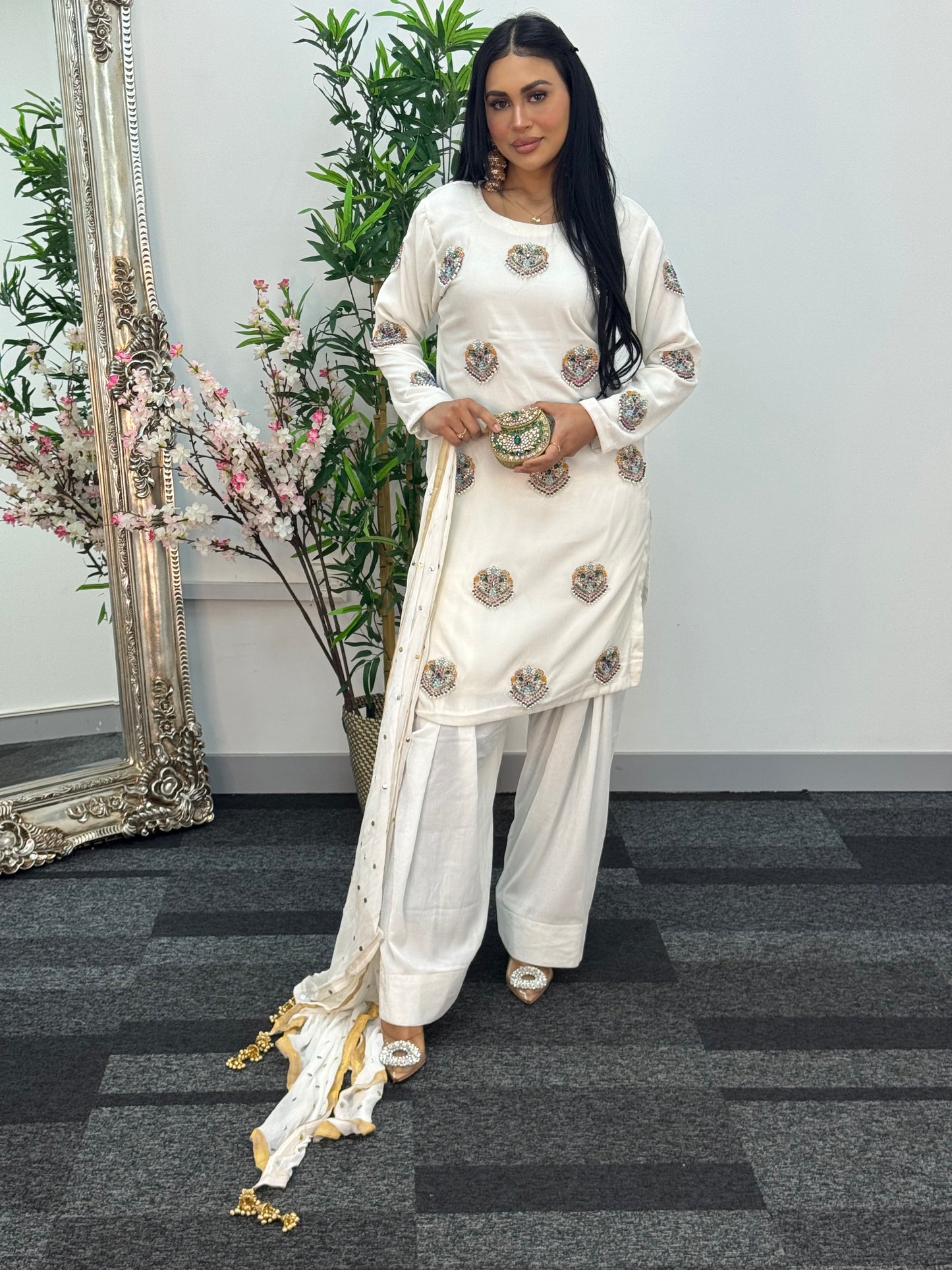 (Preorder) Meena Kaari -