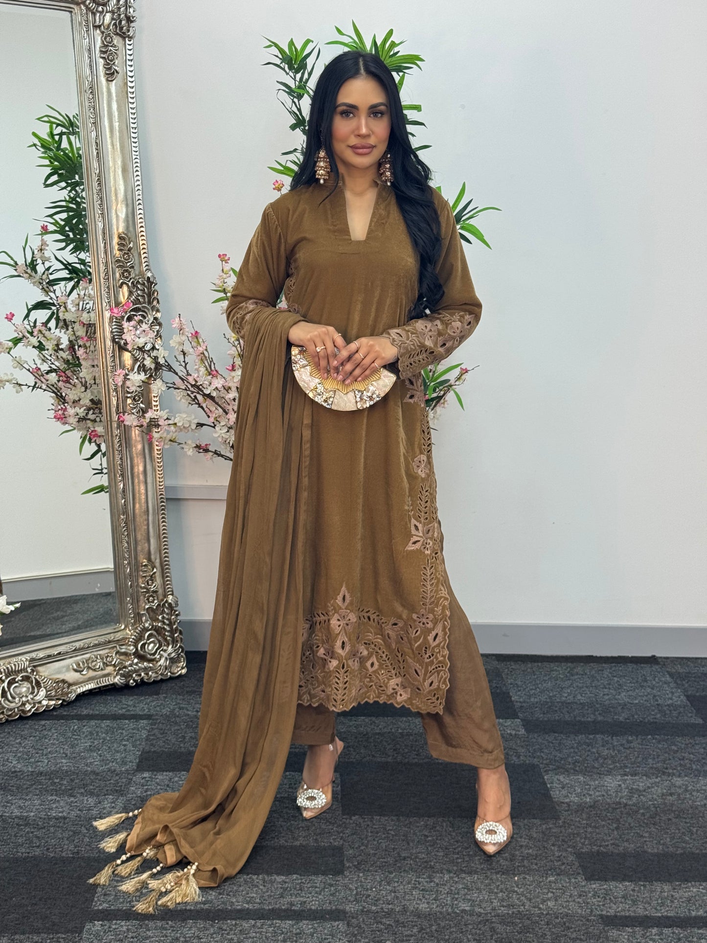 Pearl  Cutwork - Brown