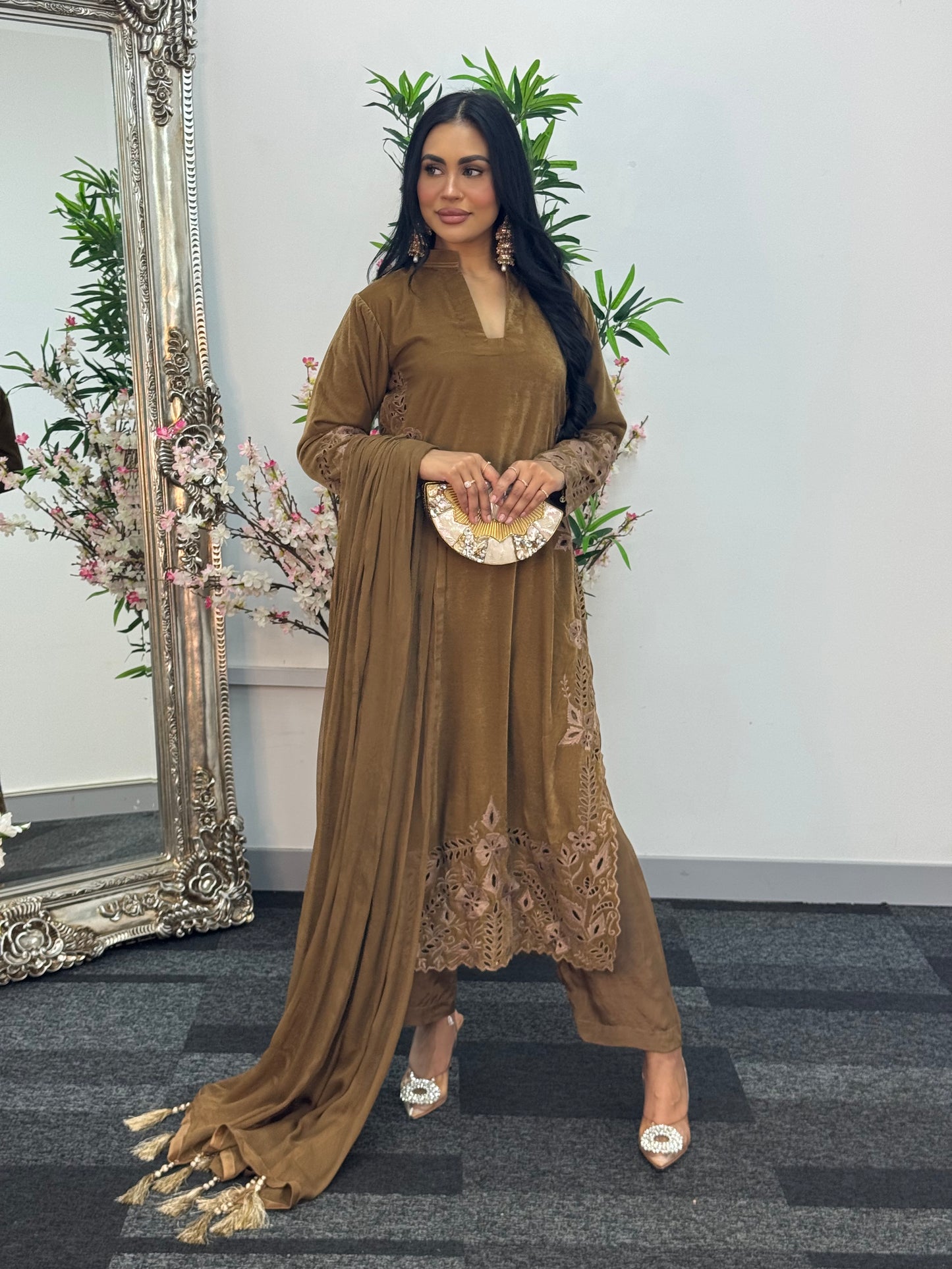 Pearl  Cutwork - Brown