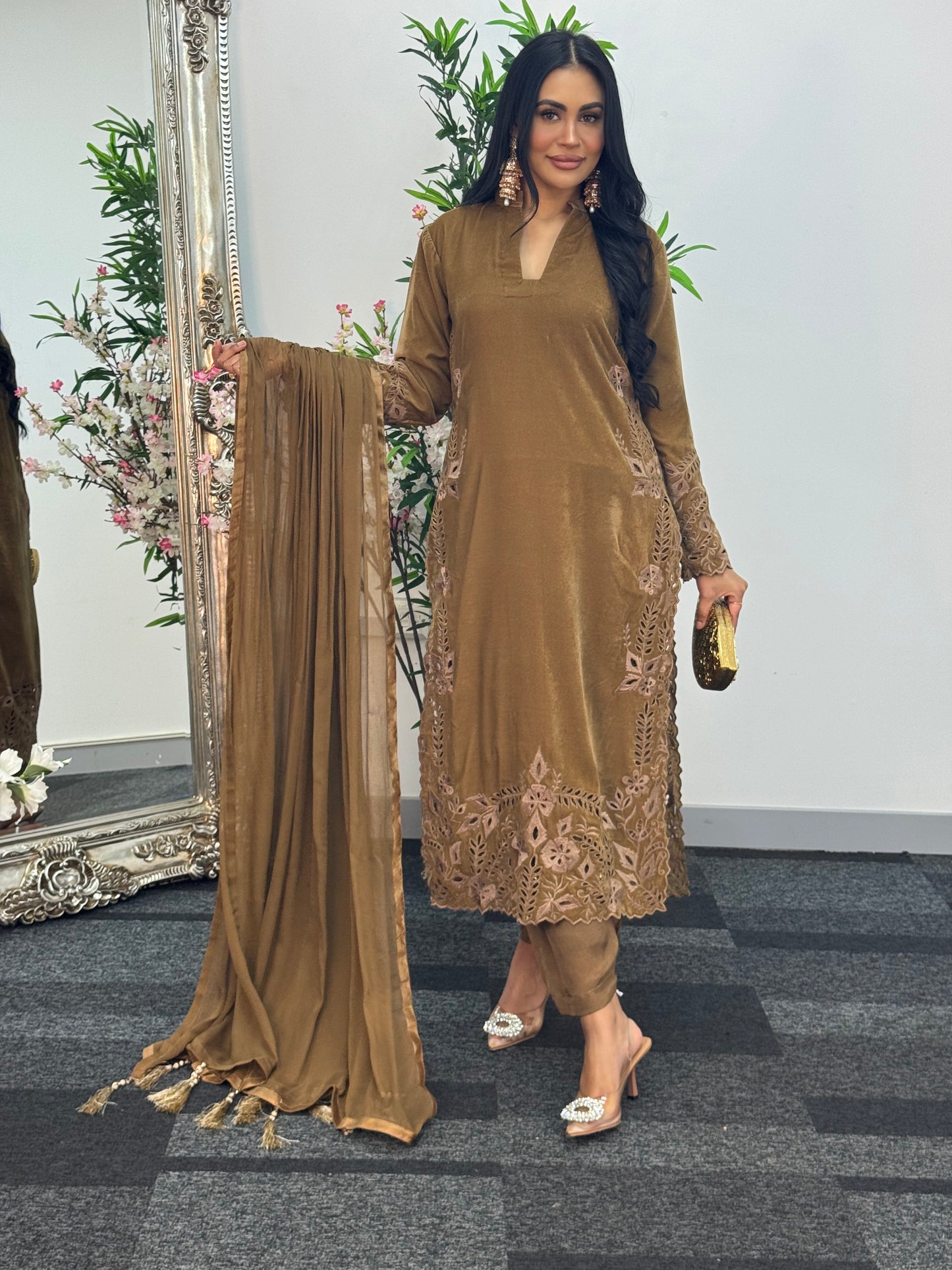 Pearl  Cutwork - Brown