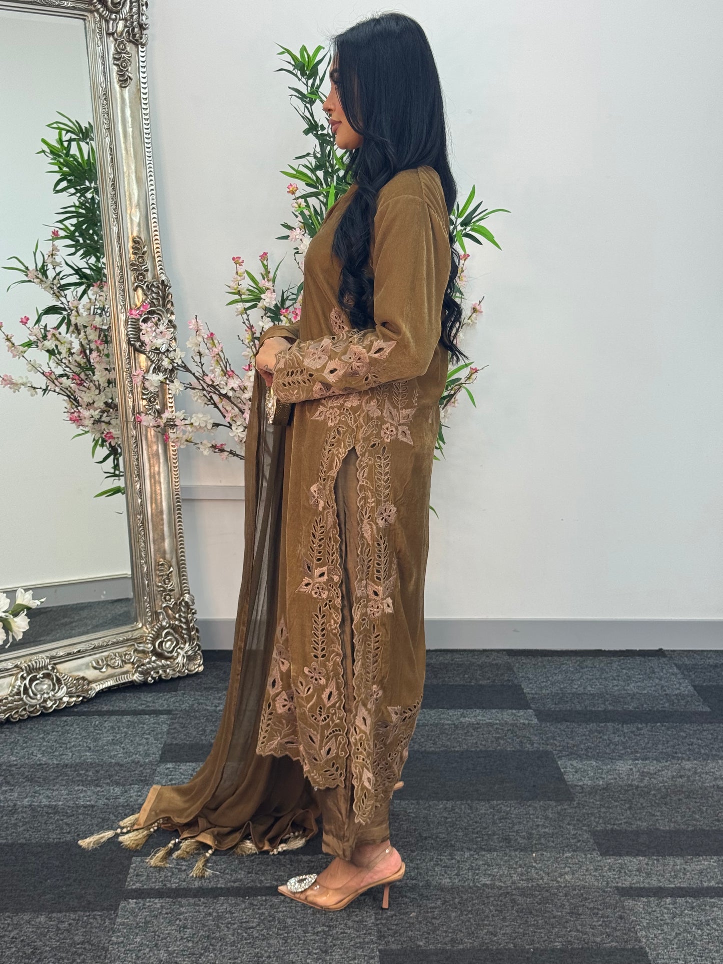 Pearl  Cutwork - Brown