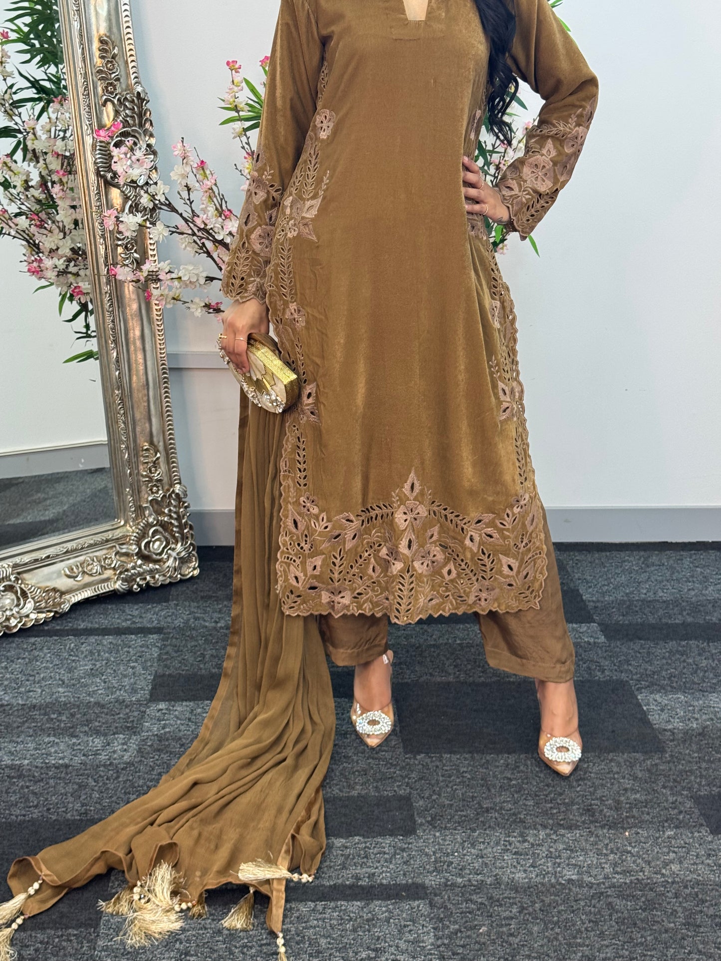 Pearl  Cutwork - Brown