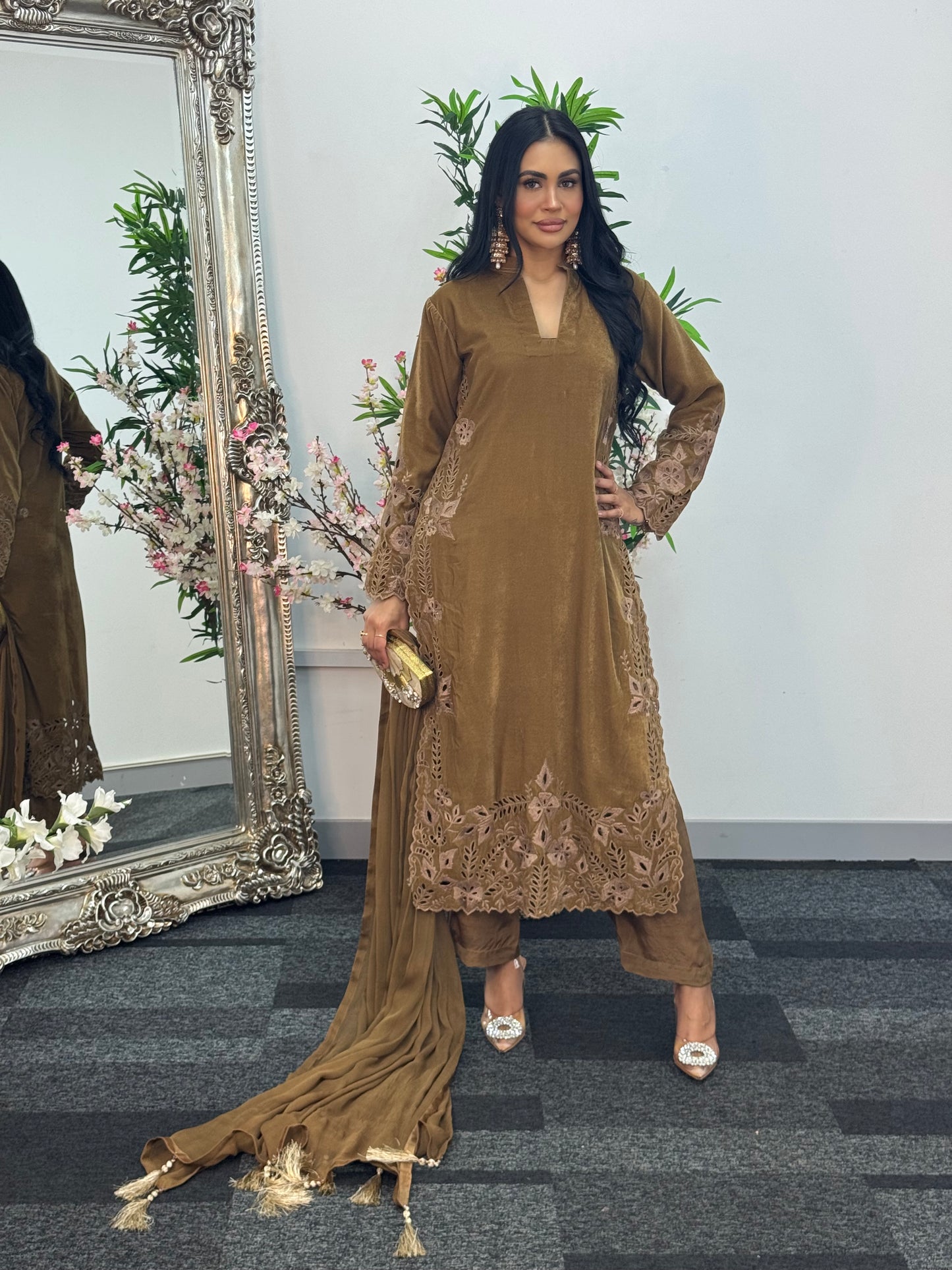 Pearl  Cutwork - Brown