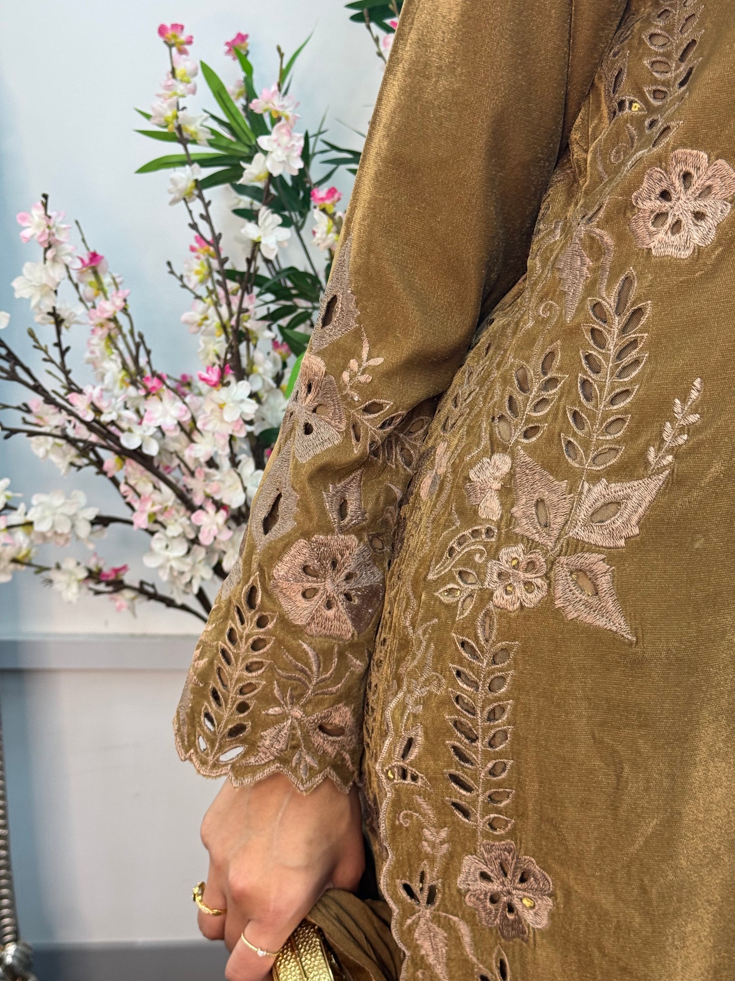 Pearl  Cutwork - Brown