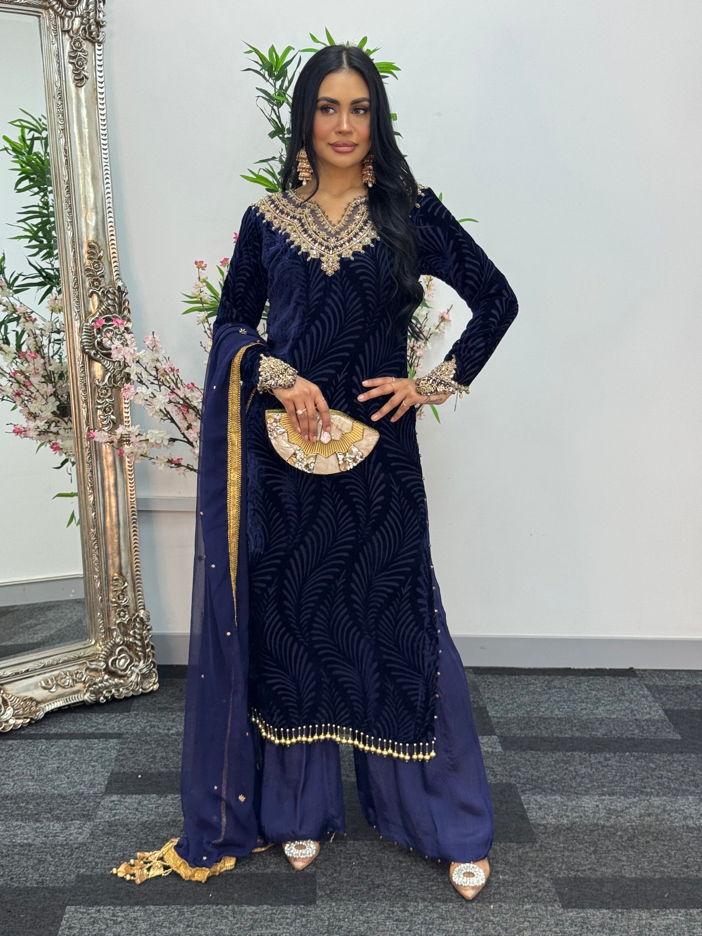 Suhana  - Blue  Plachi - J