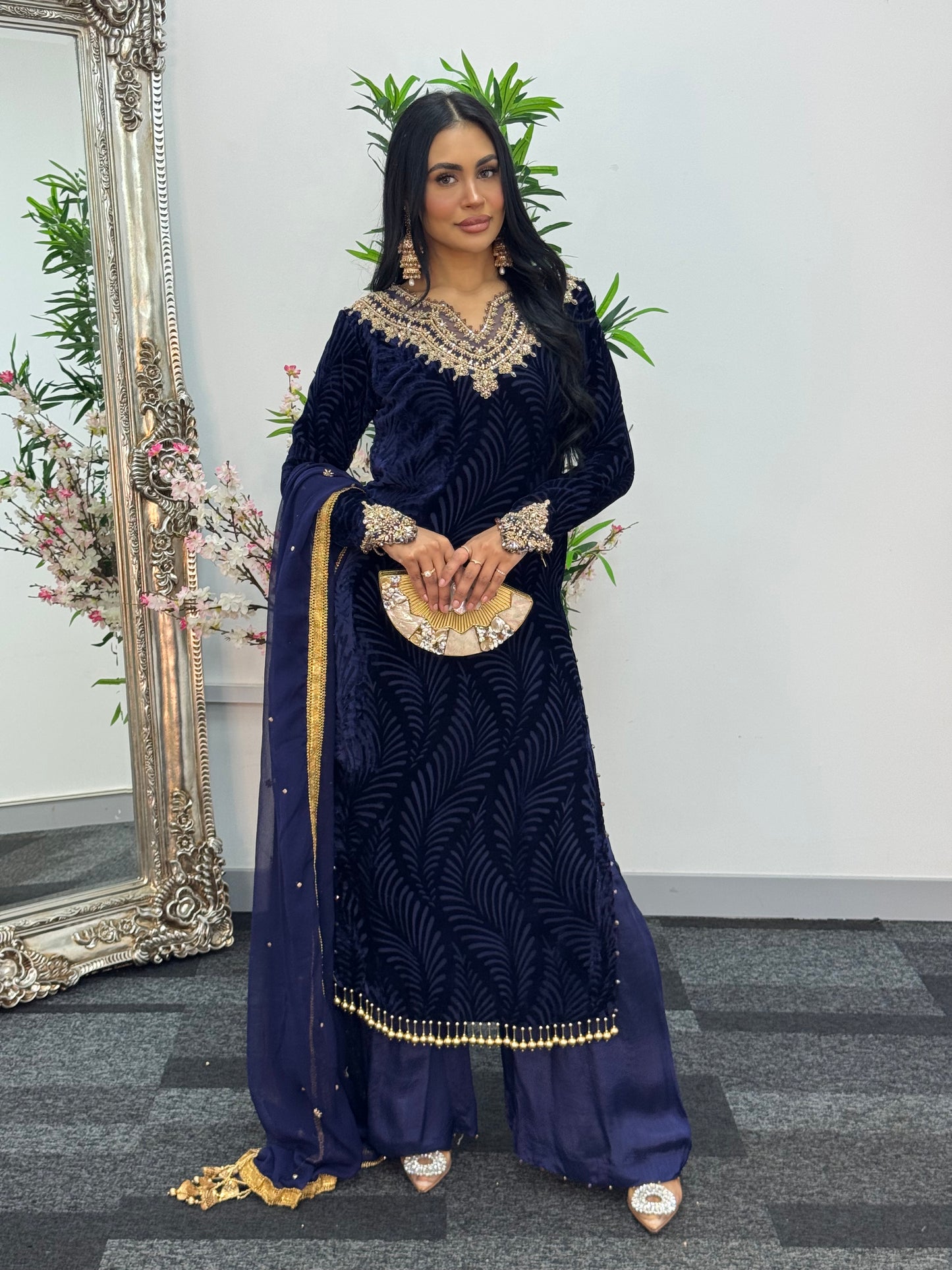 Suhana  - Blue  Plachi - J