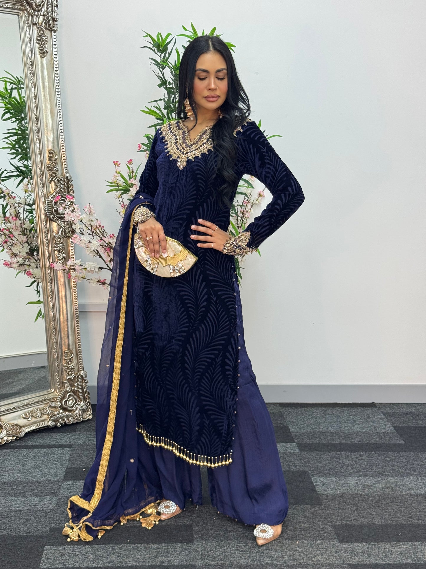 Suhana  - Blue  Plachi - J