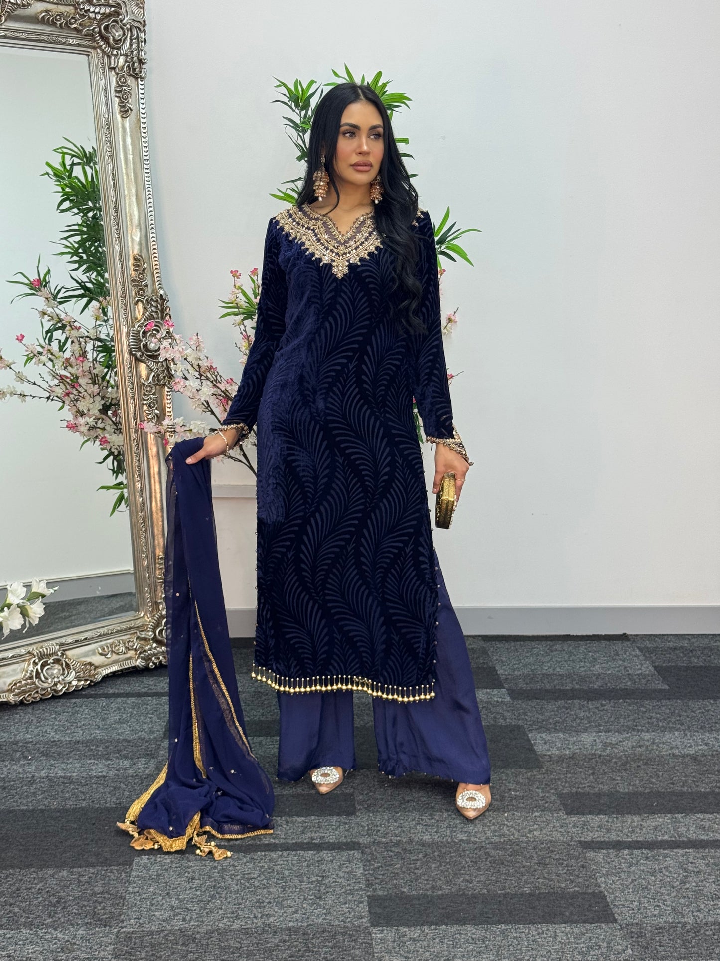 Suhana  - Blue  Plachi - J