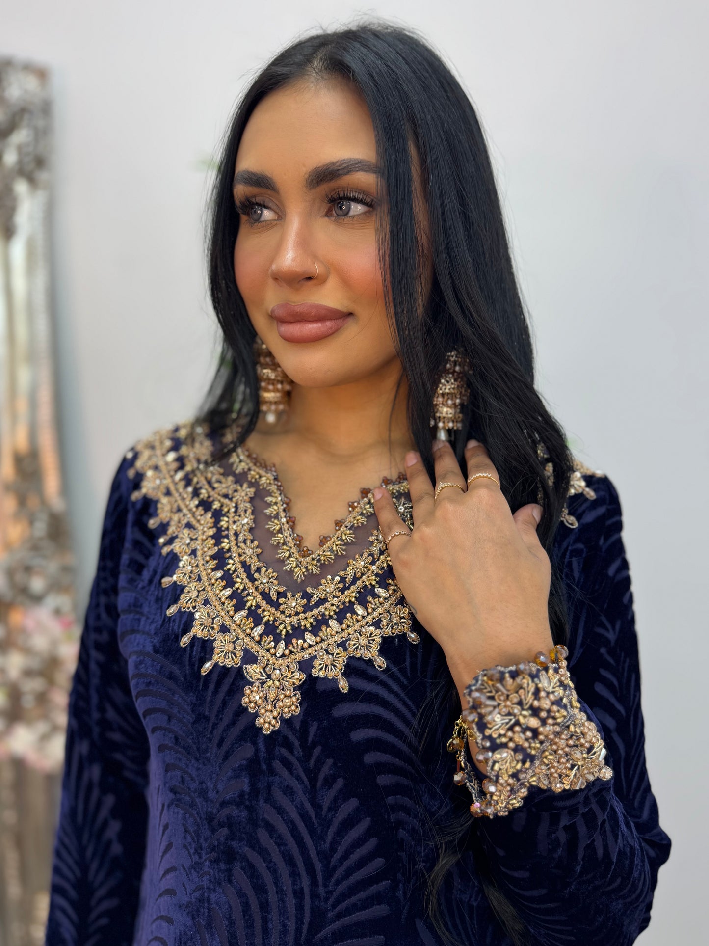Suhana  - Blue  Plachi - J