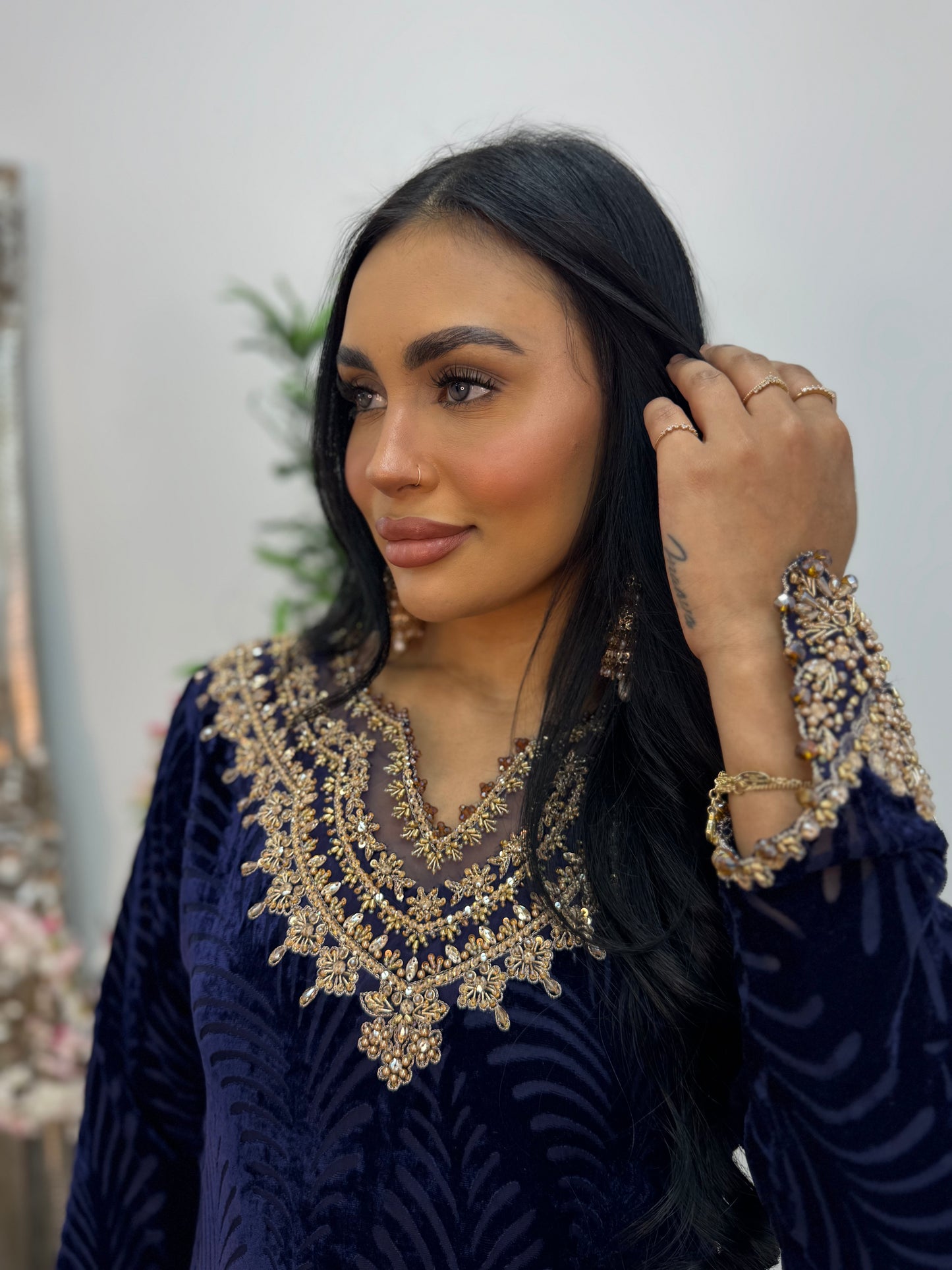 Suhana  - Blue  Plachi - J