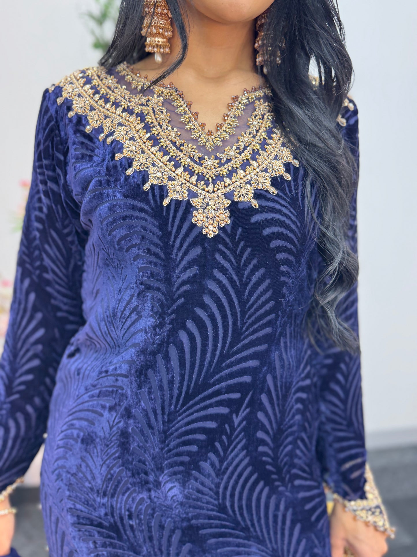 Suhana  - Blue  Plachi - J