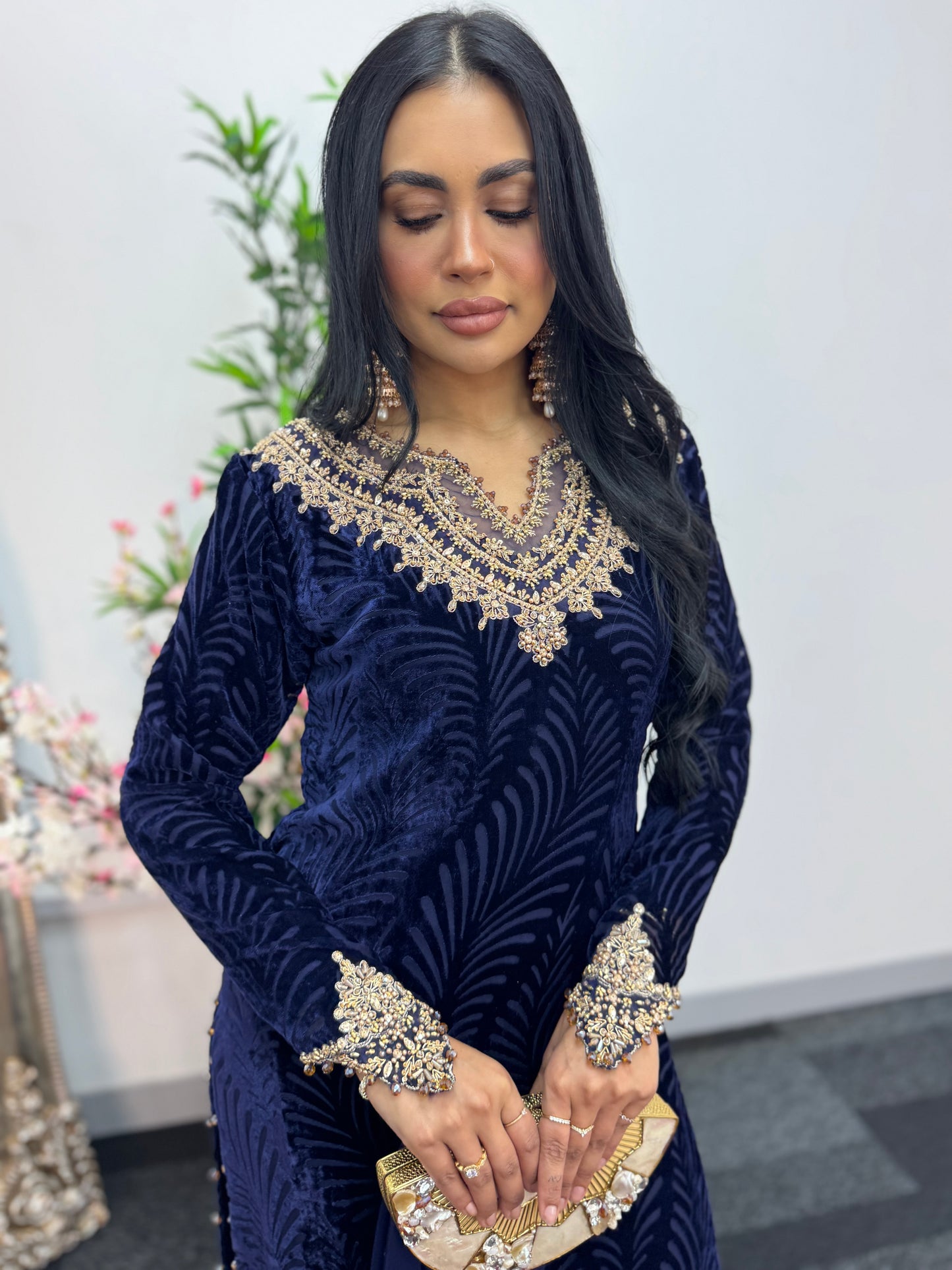 Suhana  - Blue  Plachi - J