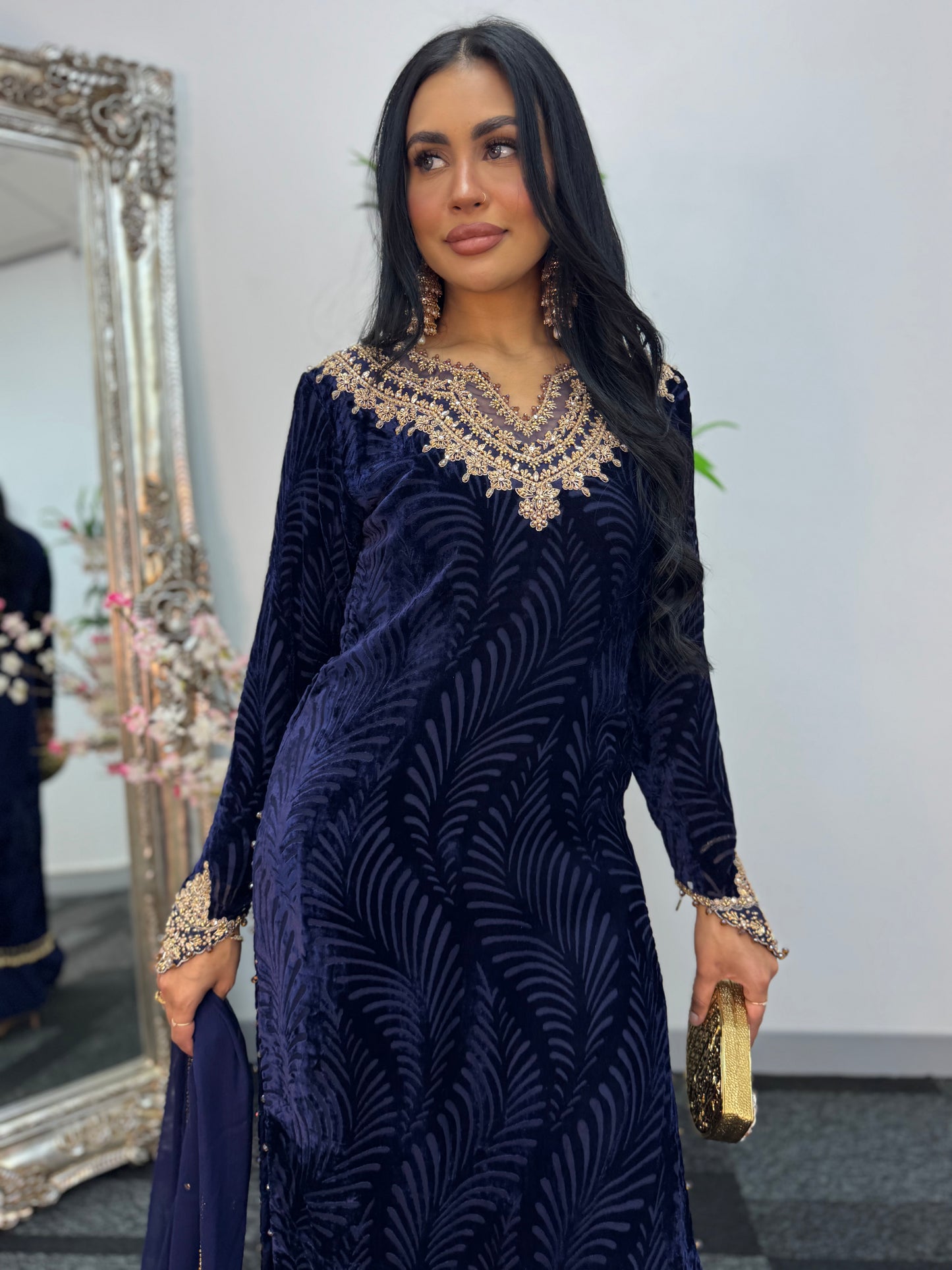 Suhana  - Blue  Plachi - J