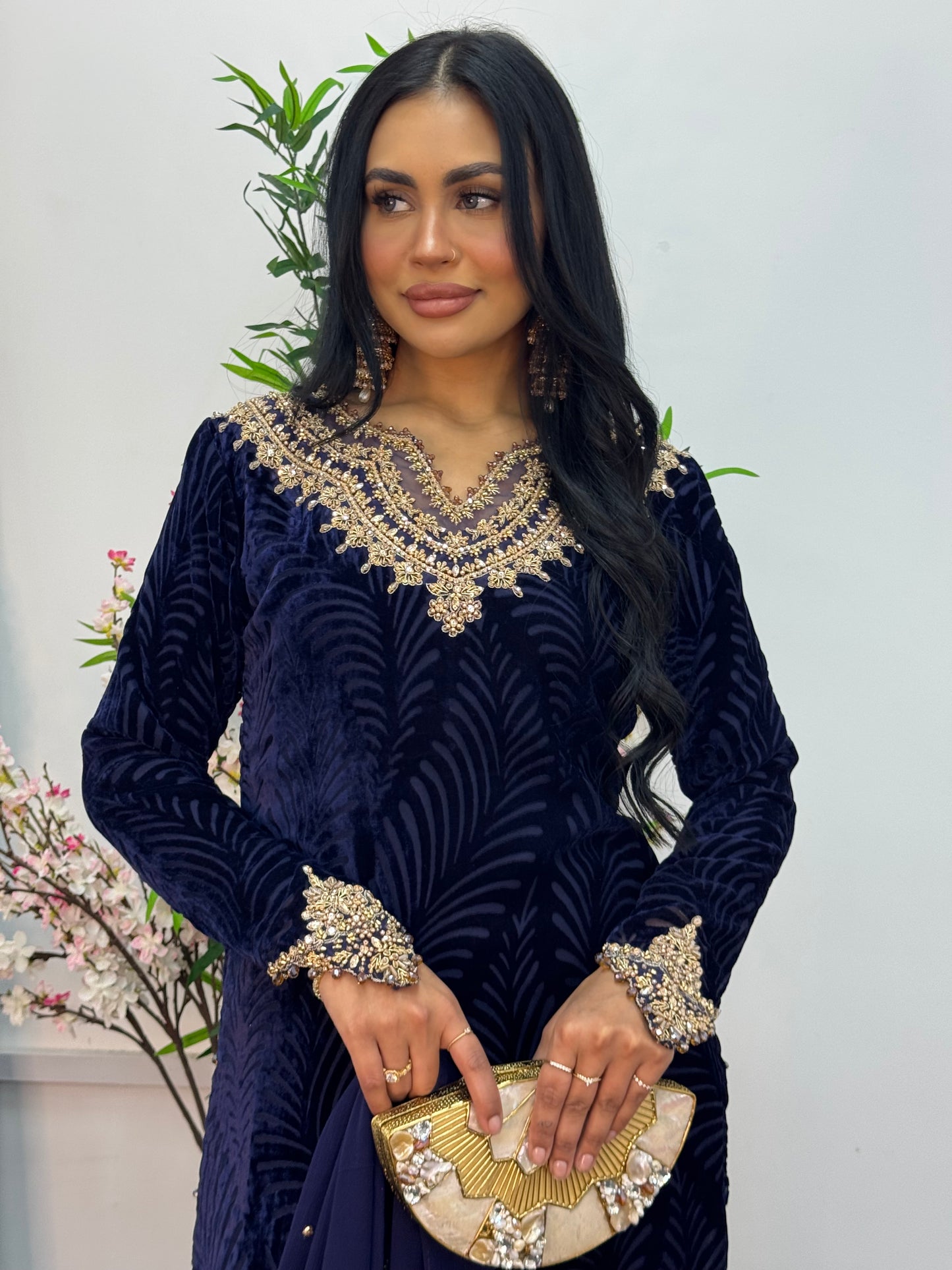 Suhana  - Blue  Plachi - J