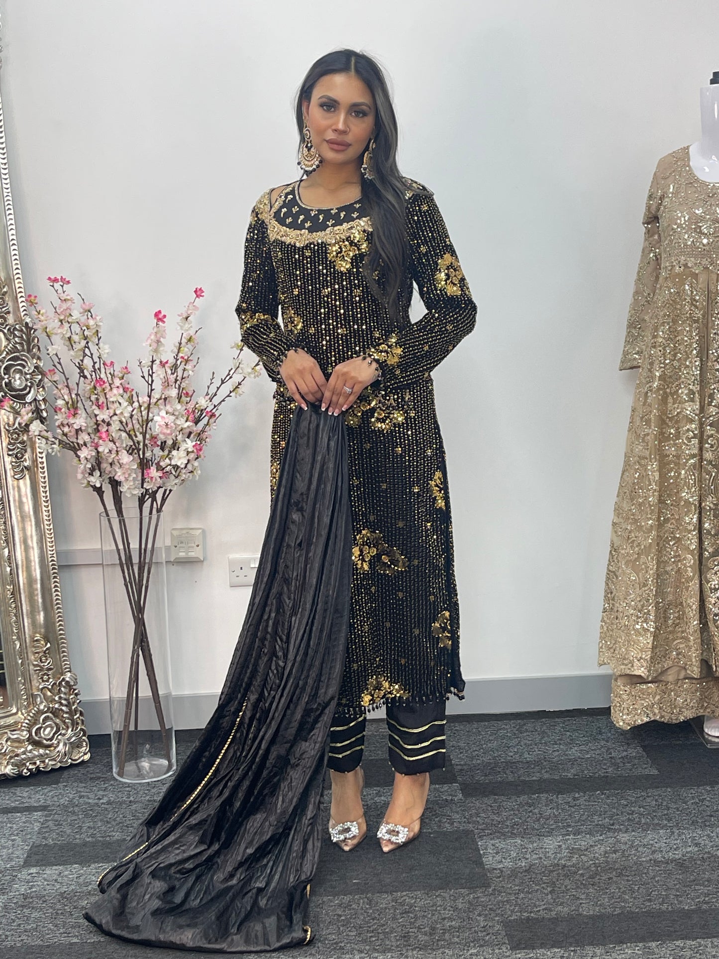 Dil bahar - Cutdana Velvet - Black