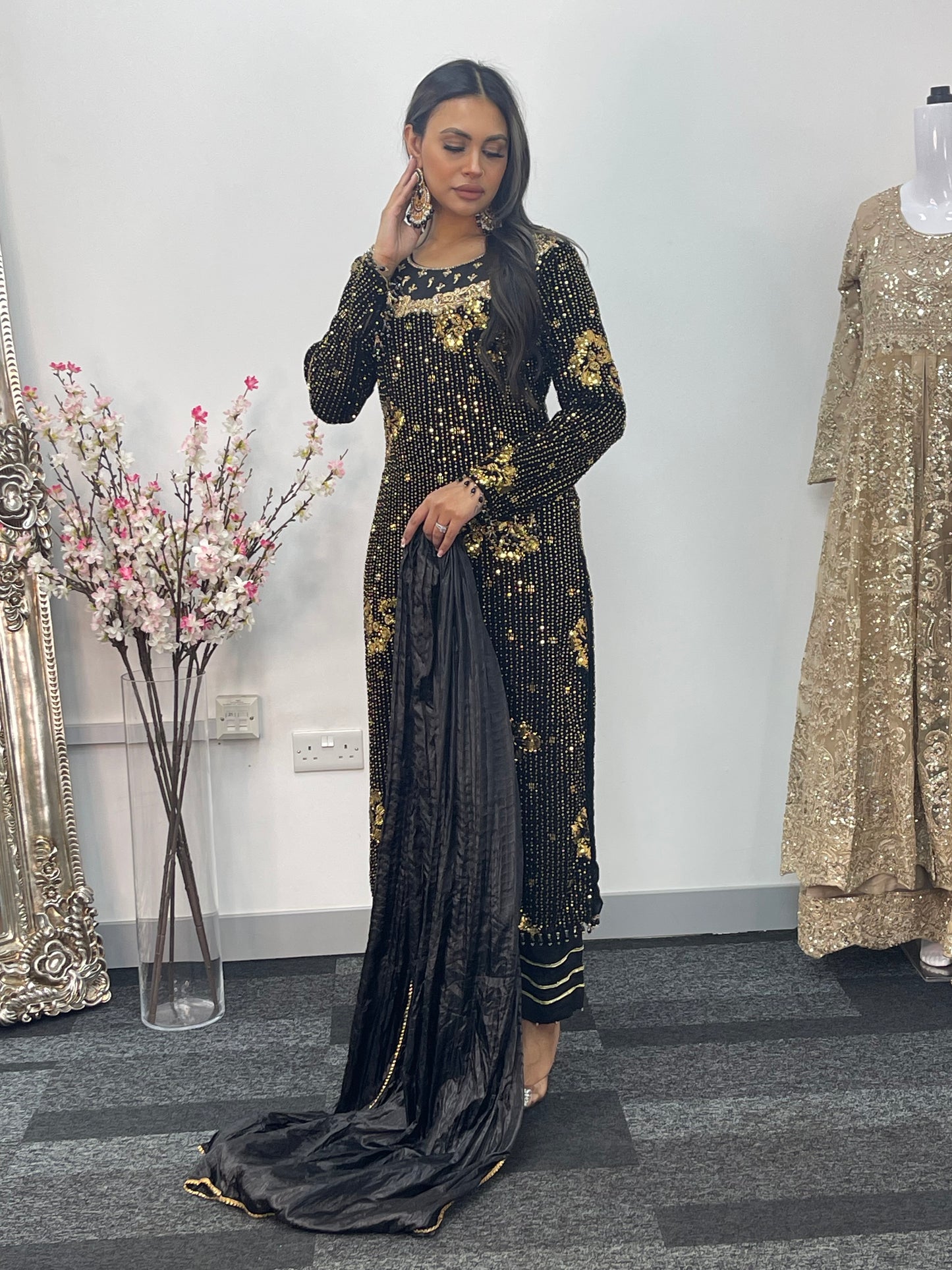 Dil bahar - Cutdana Velvet - Black