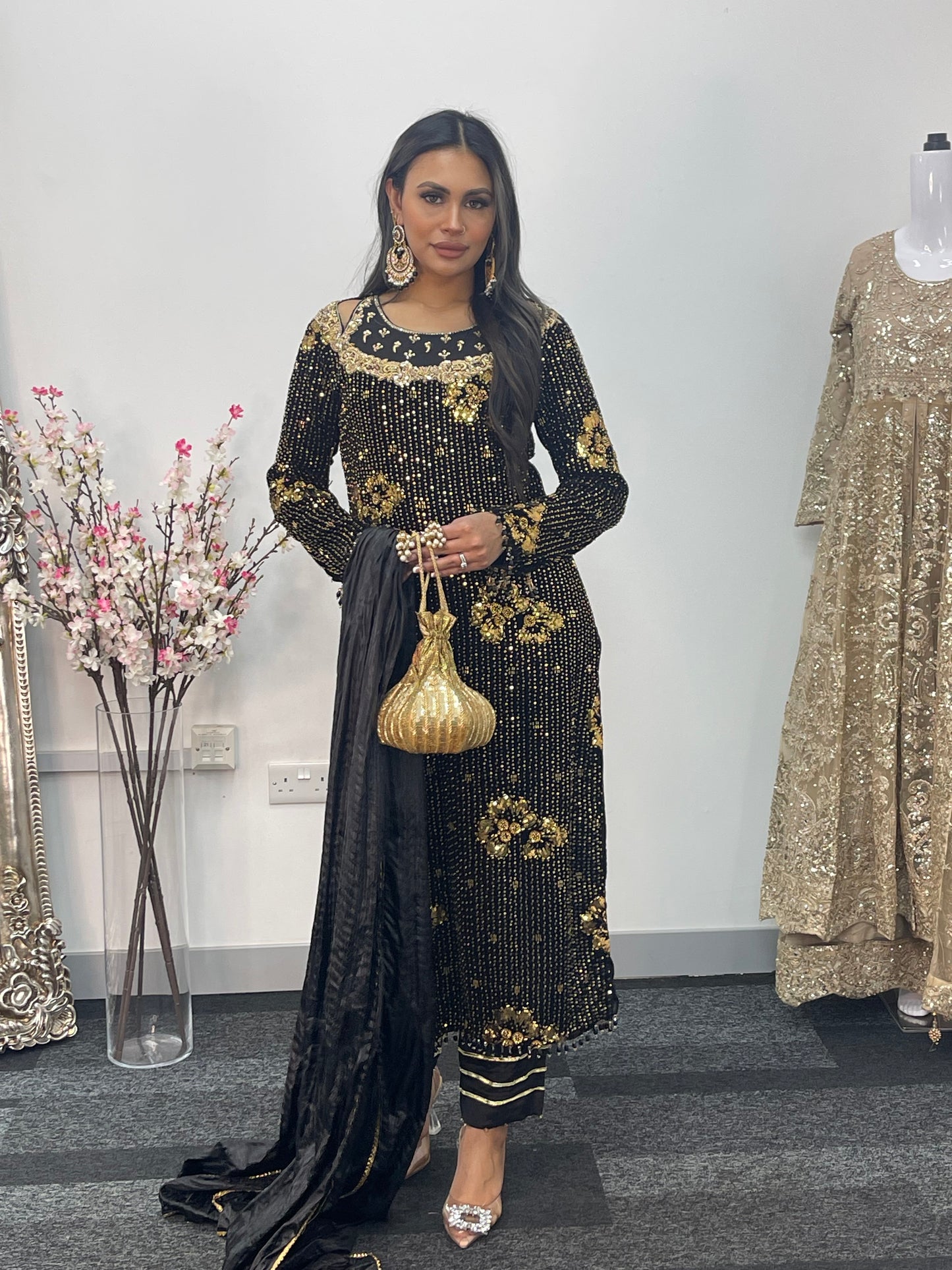 Dil bahar - Cutdana Velvet - Black