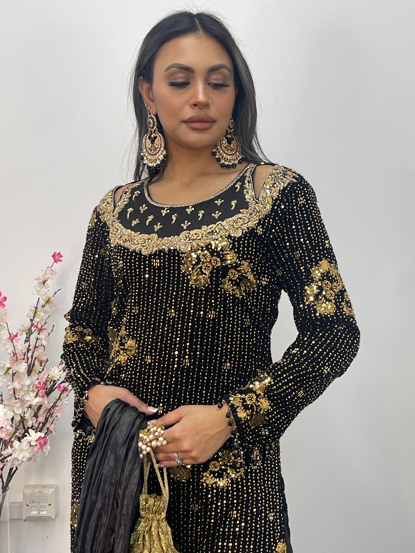 Dil bahar - Cutdana Velvet - Black