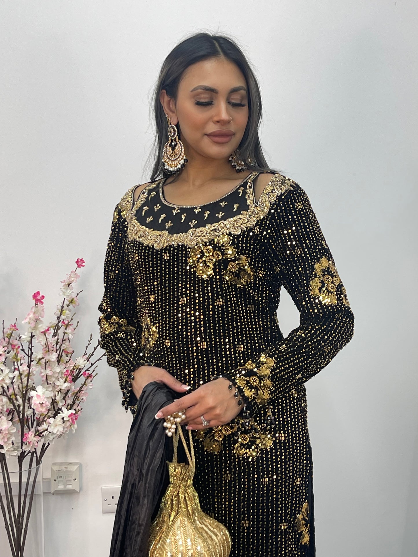 Dil bahar - Cutdana Velvet - Black