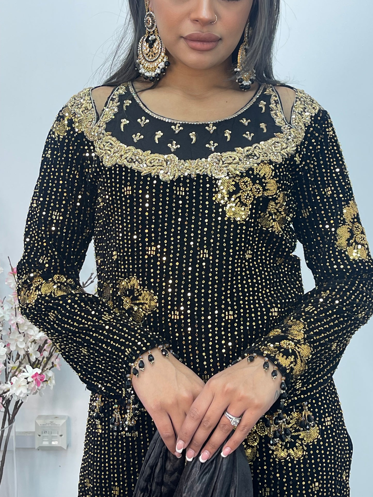 Dil bahar - Cutdana Velvet - Black