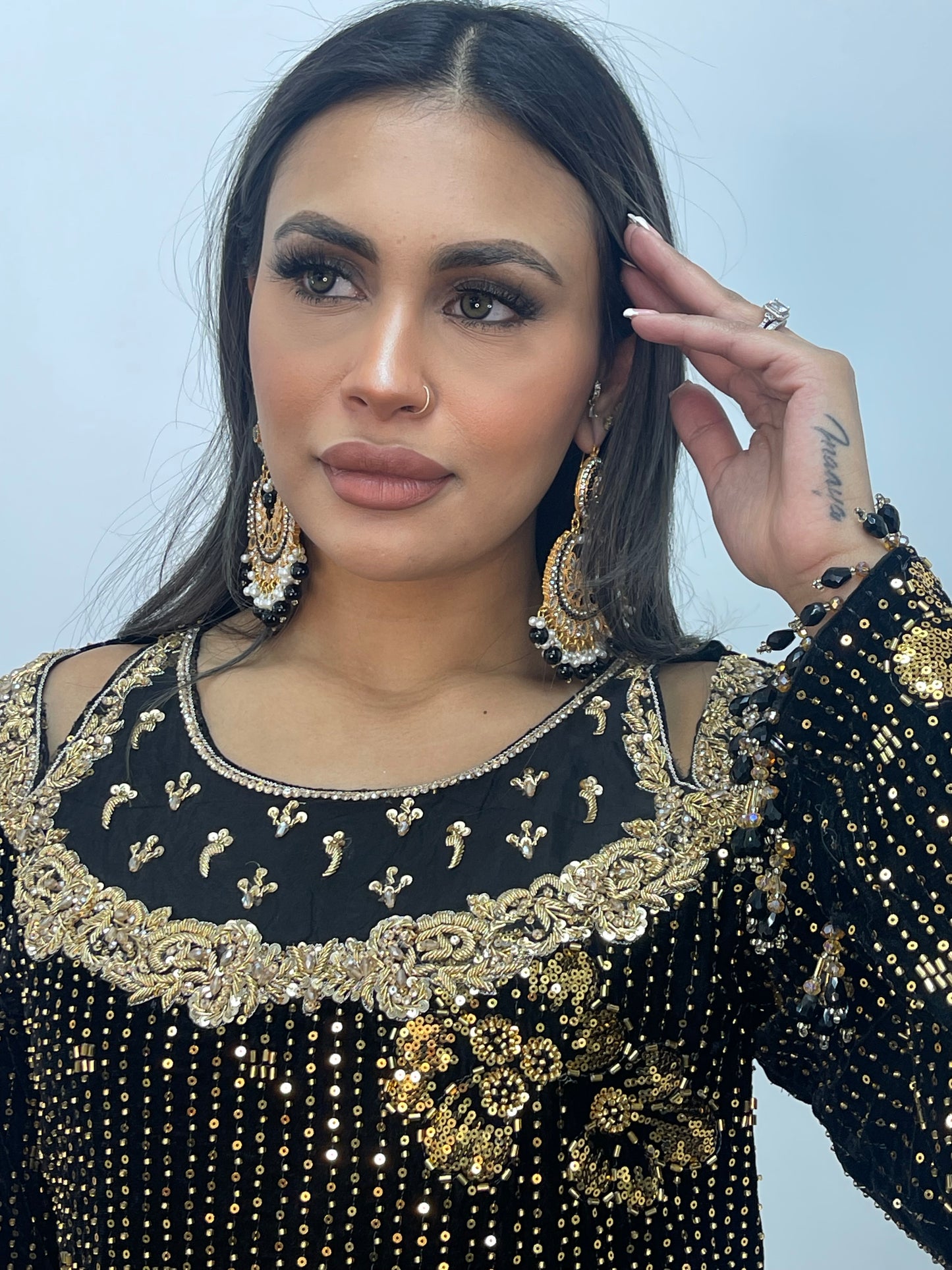 Dil bahar - Cutdana Velvet - Black