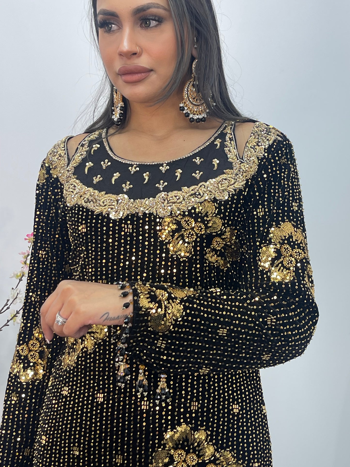 Dil bahar - Cutdana Velvet - Black