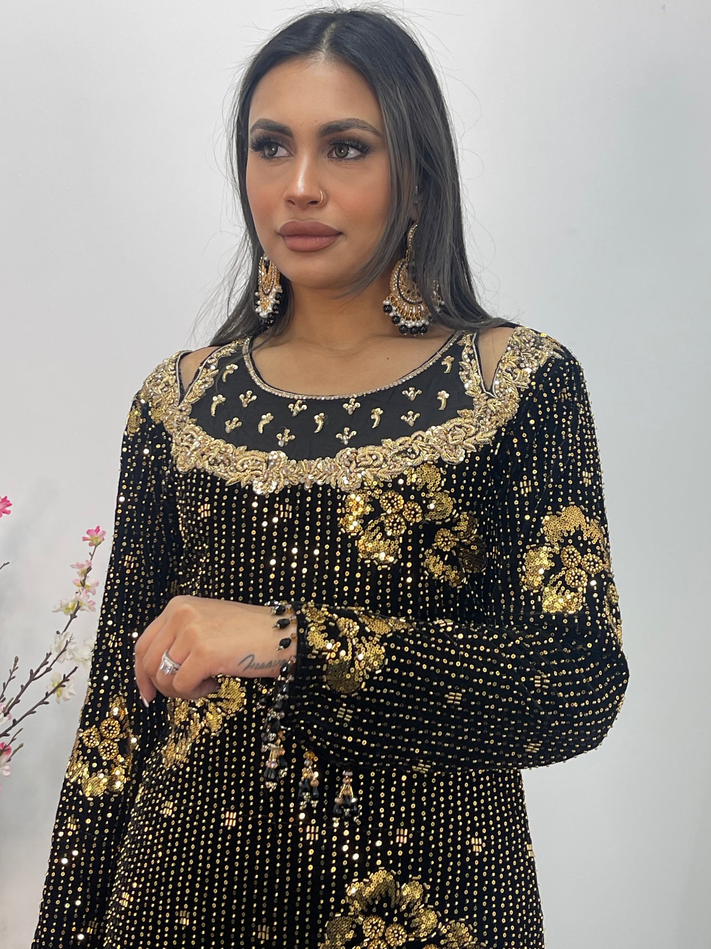 Dil bahar - Cutdana Velvet - Black