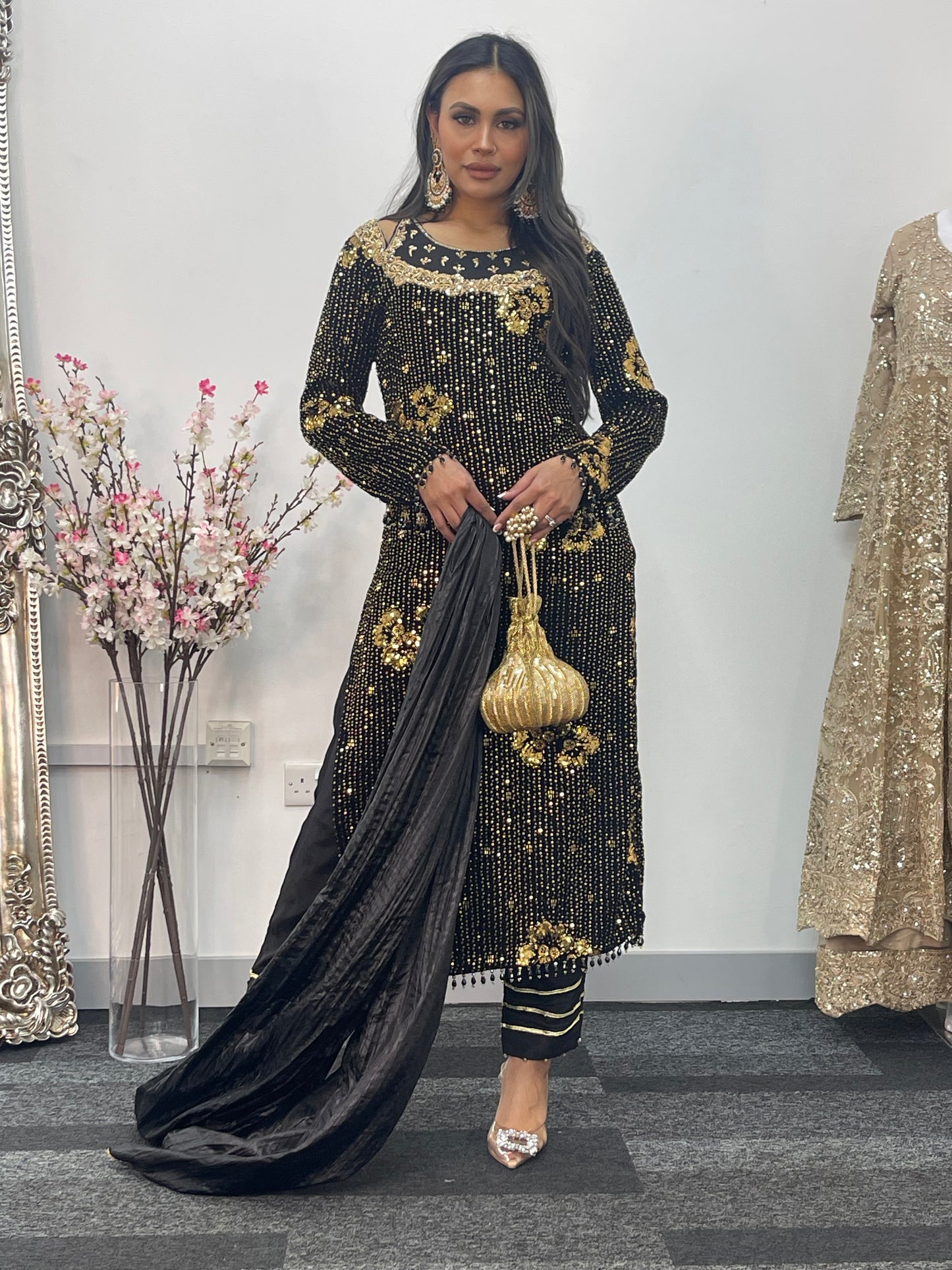 Dil bahar - Cutdana Velvet - Black